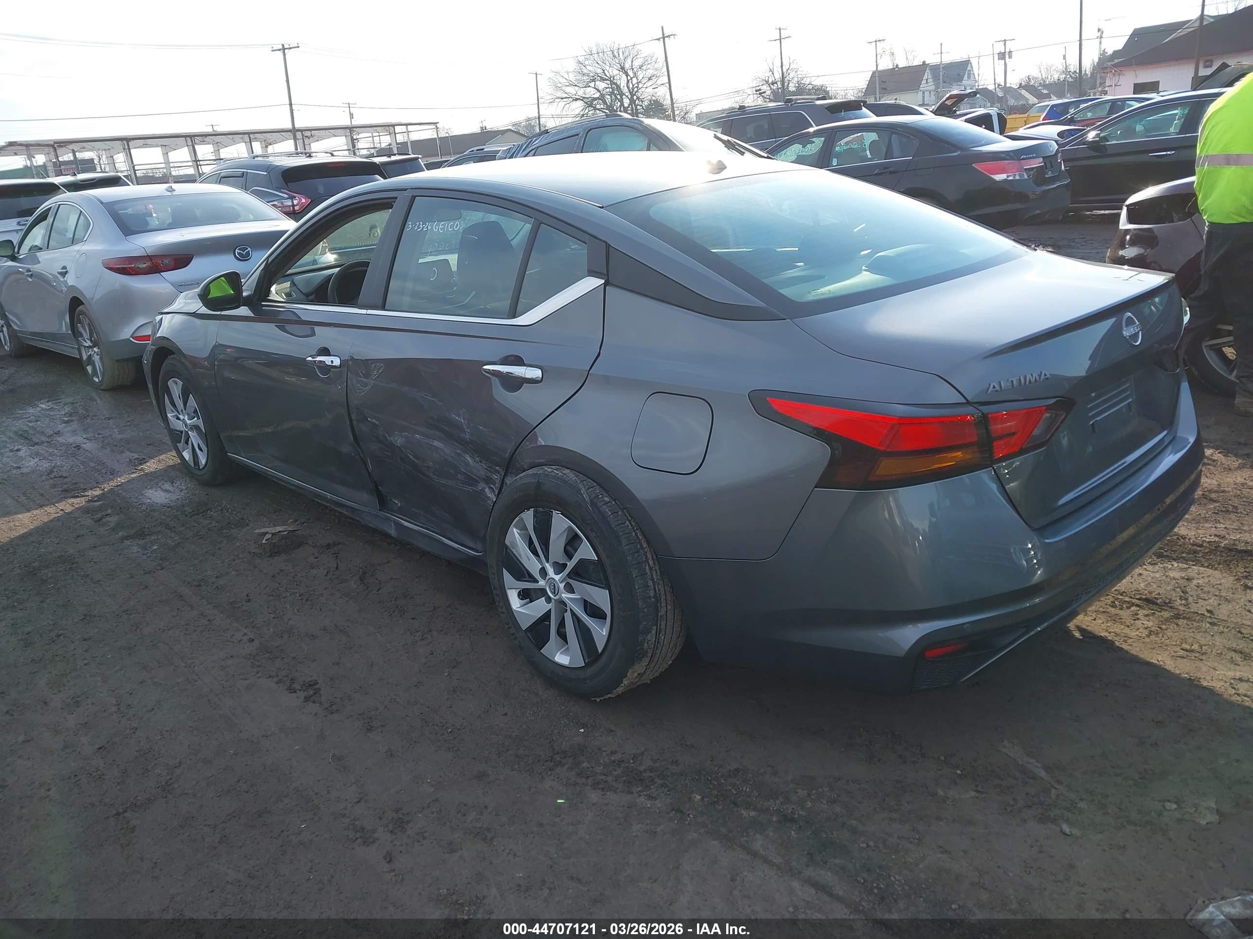 NISSAN ALTIMA image 3