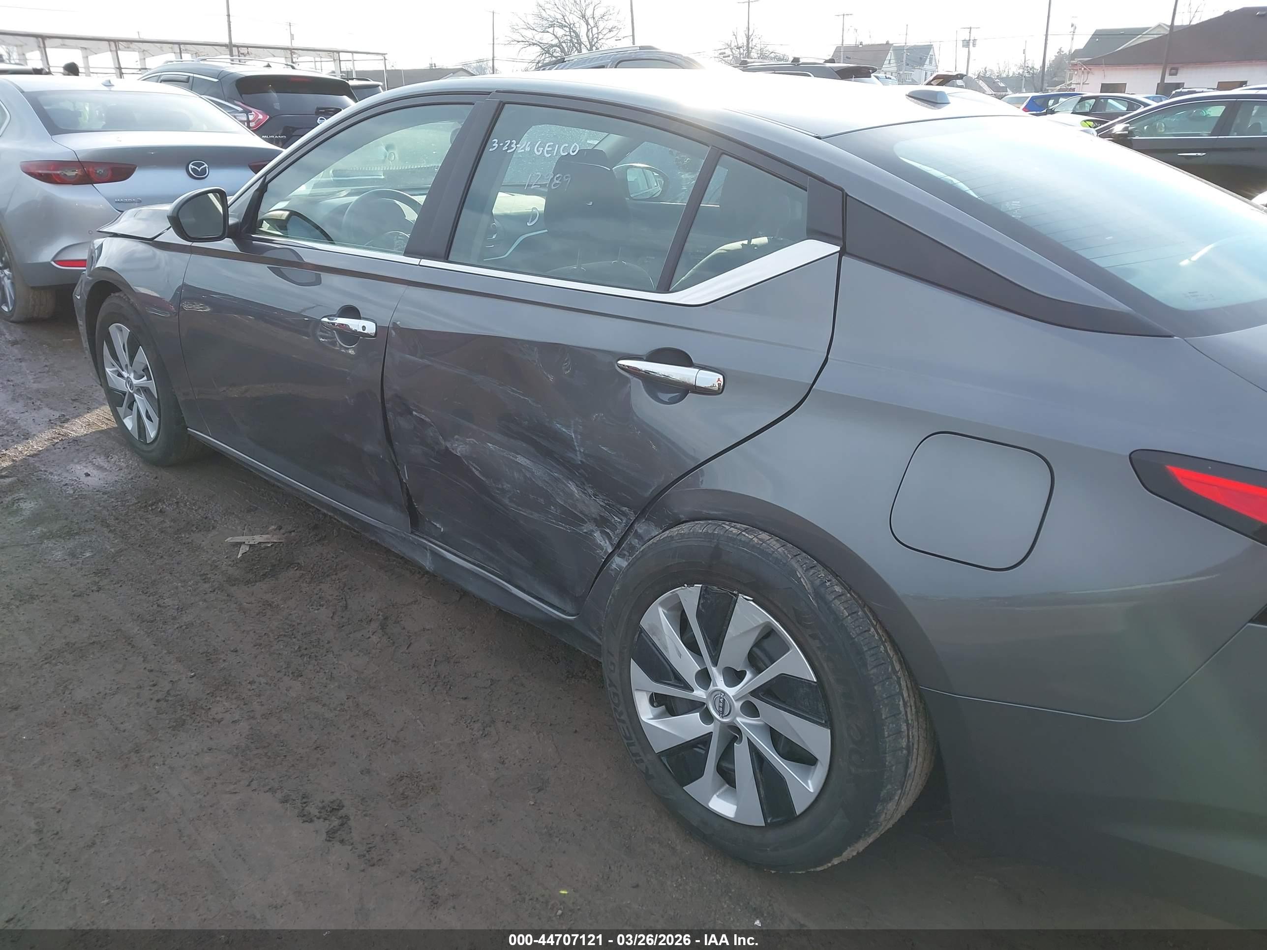 NISSAN ALTIMA image 6