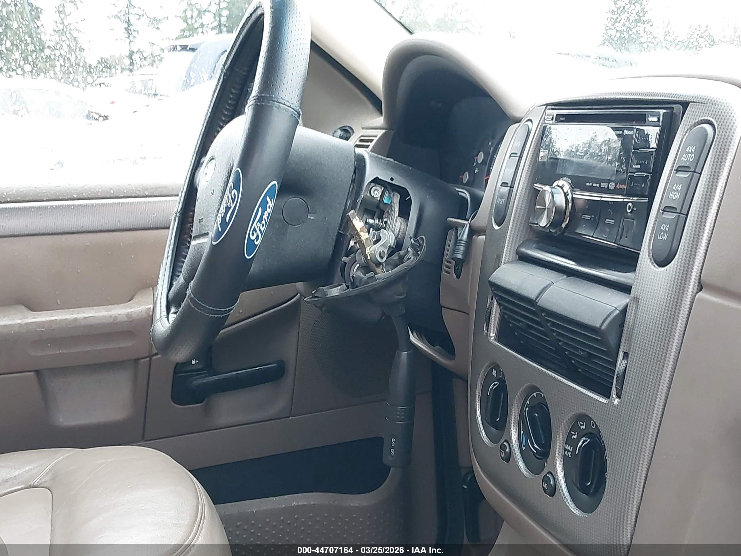 FORD EXPLORER image 6