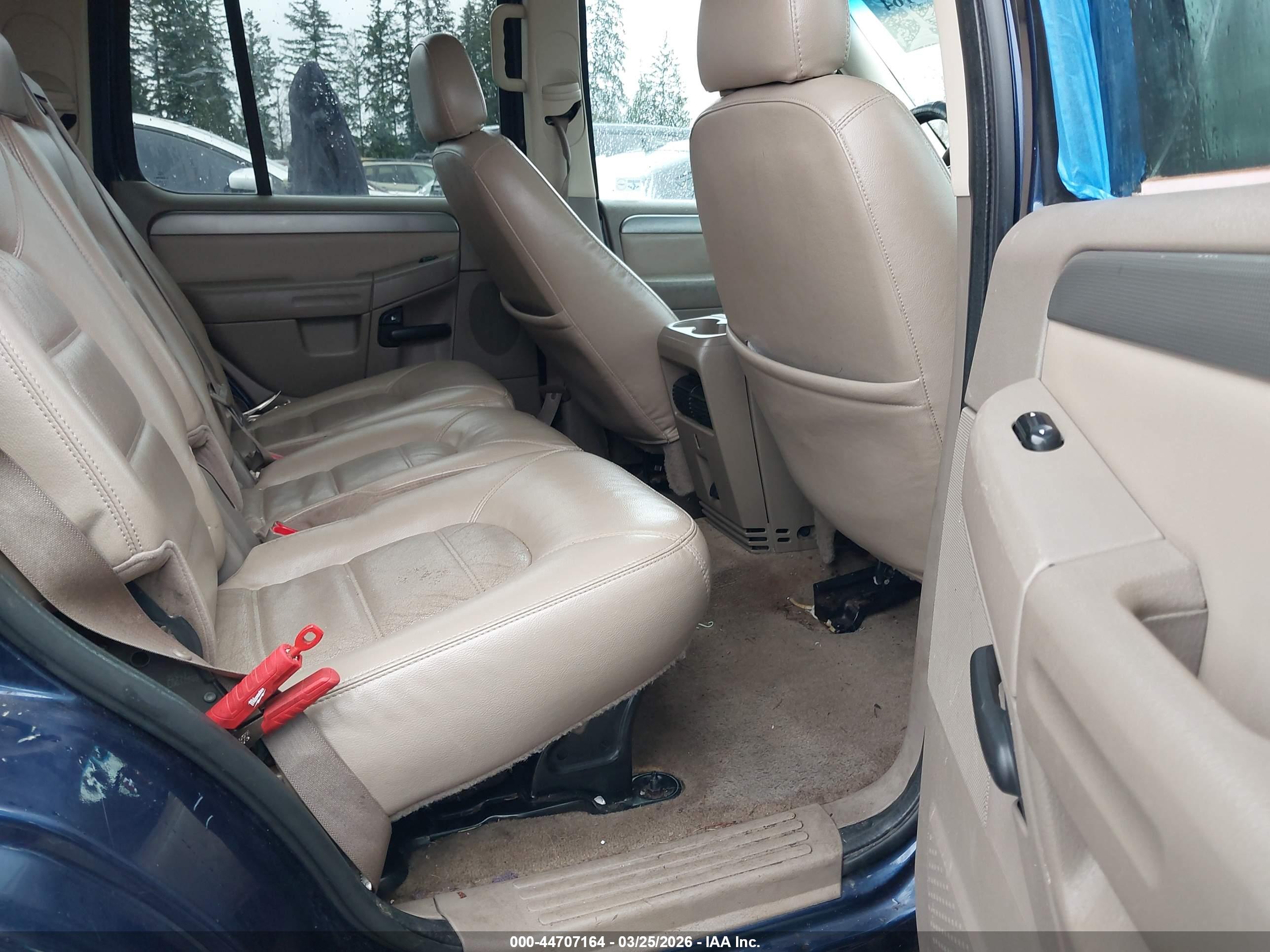 FORD EXPLORER image 8