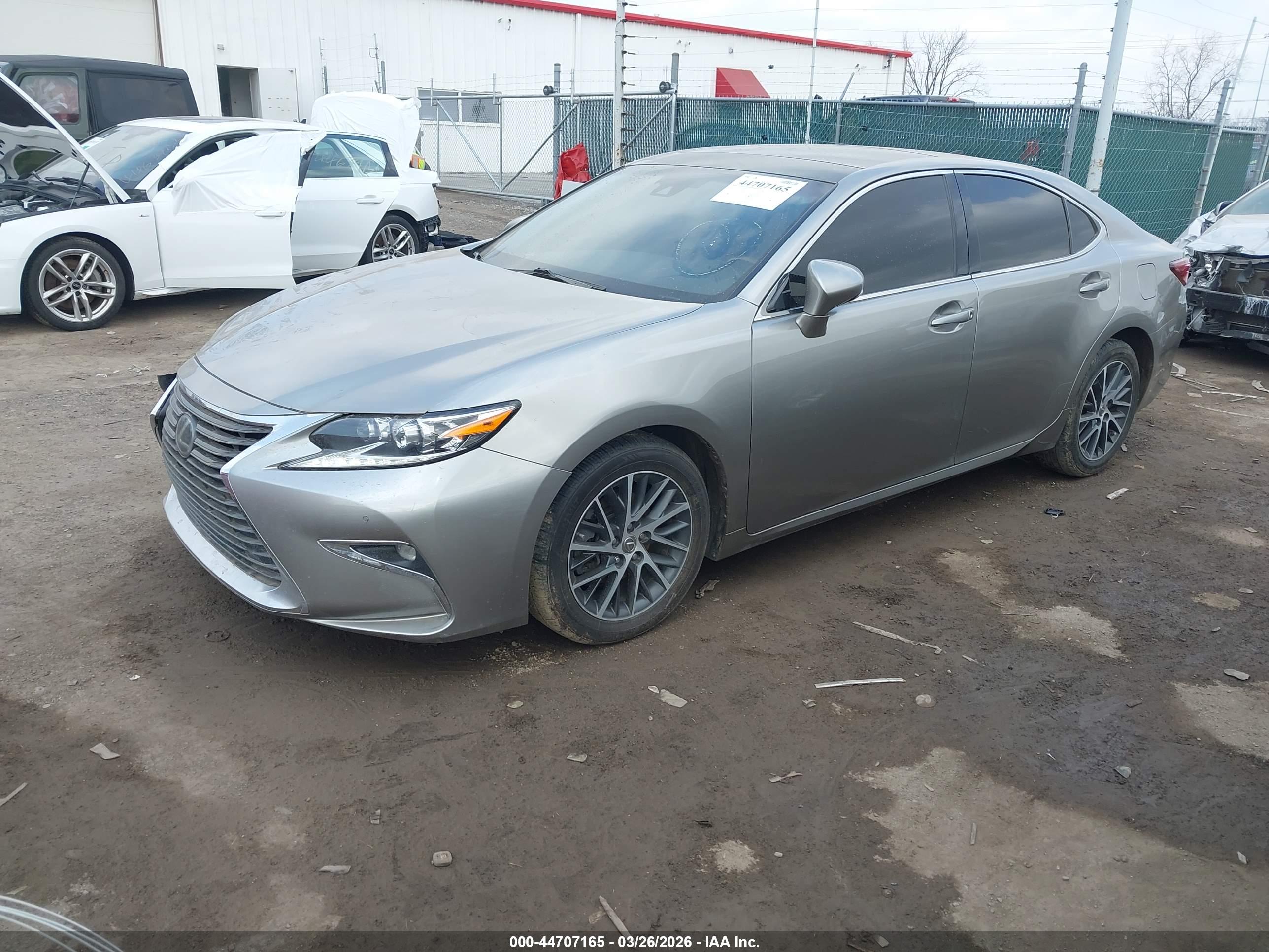 LEXUS ES image 2