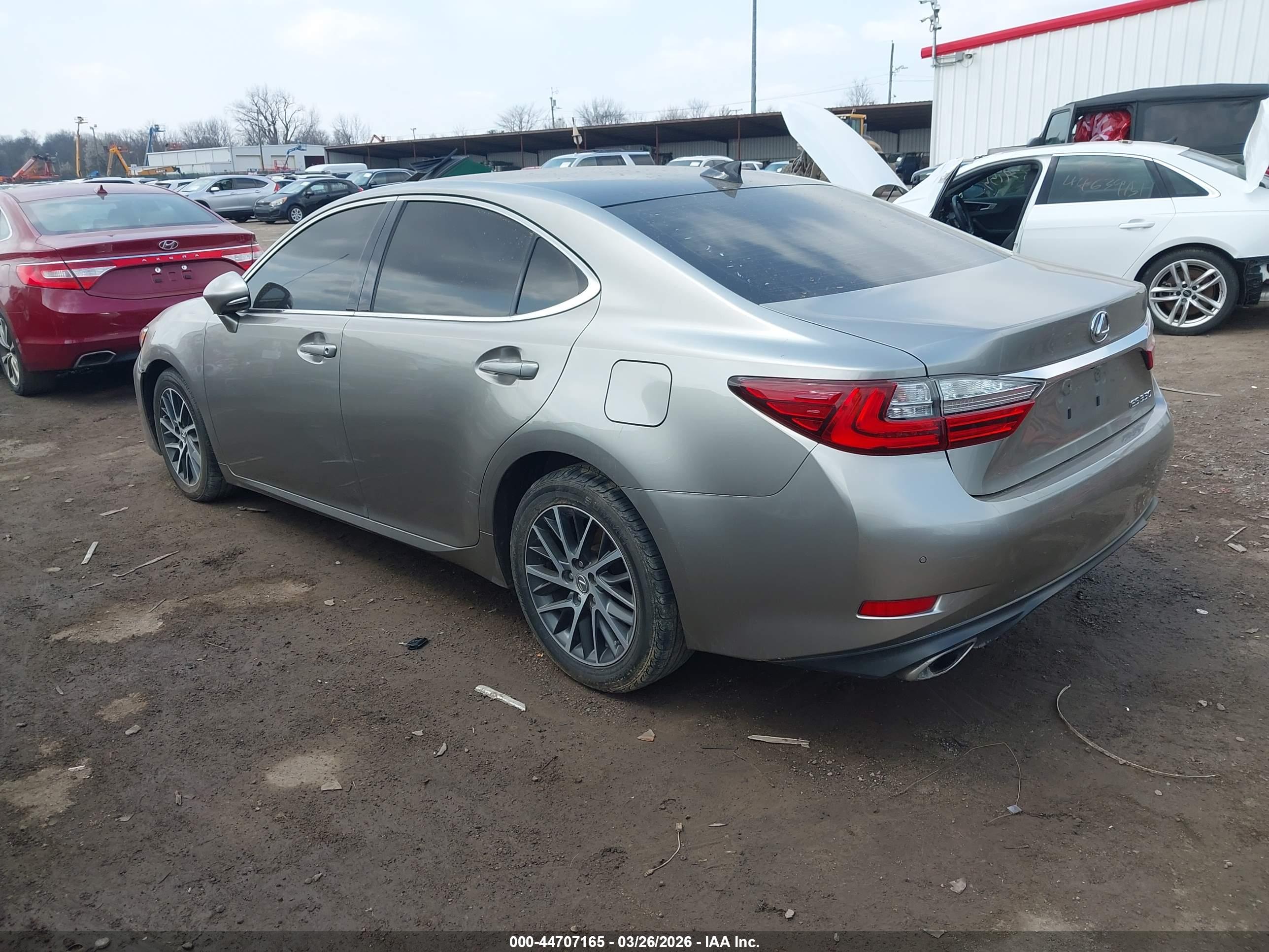 LEXUS ES image 3