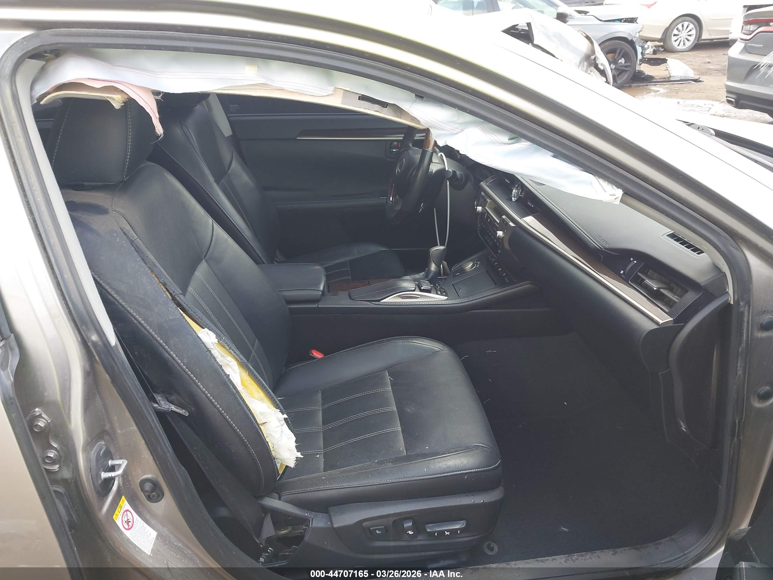 LEXUS ES image 5