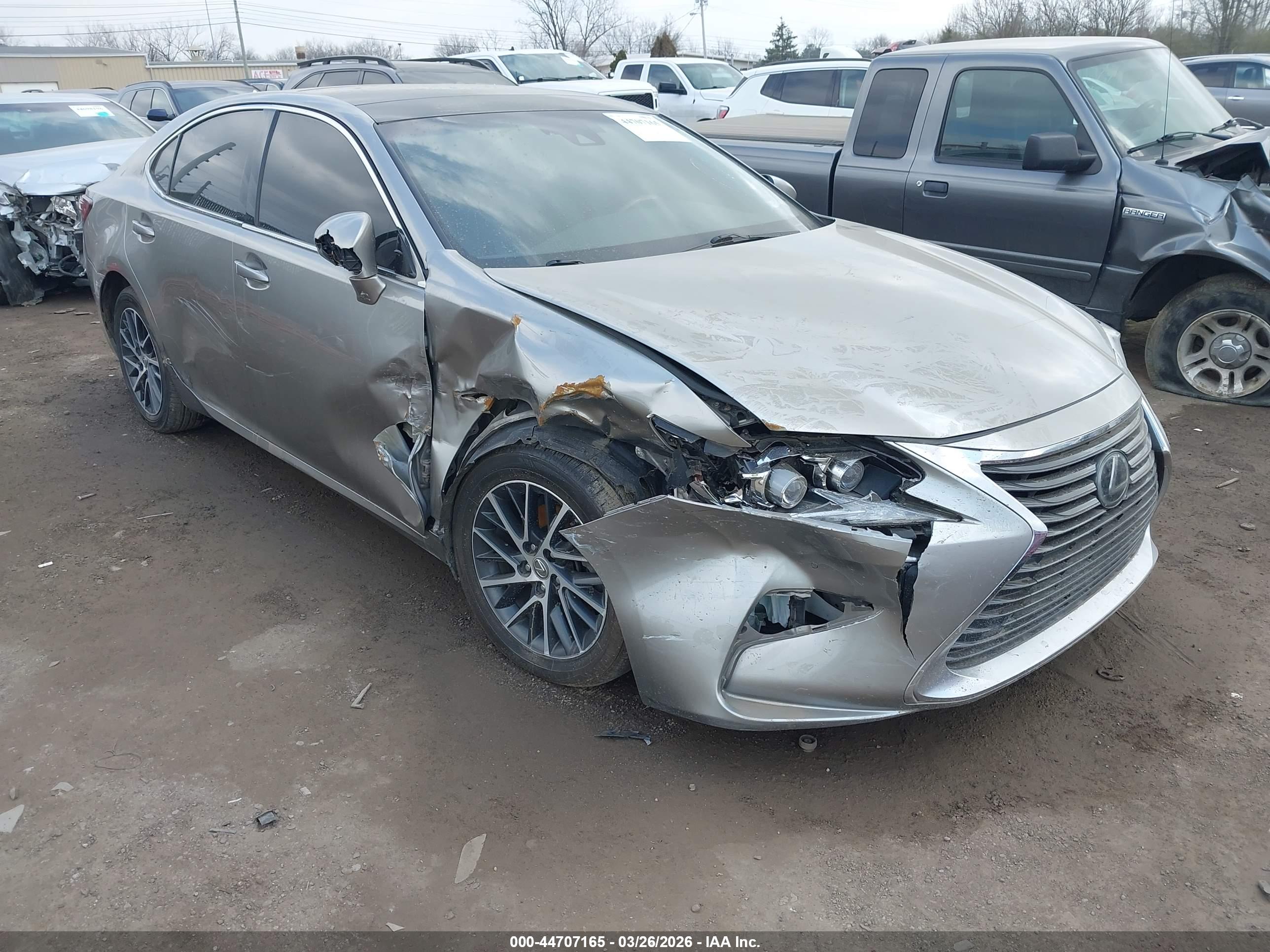 LEXUS ES image 6