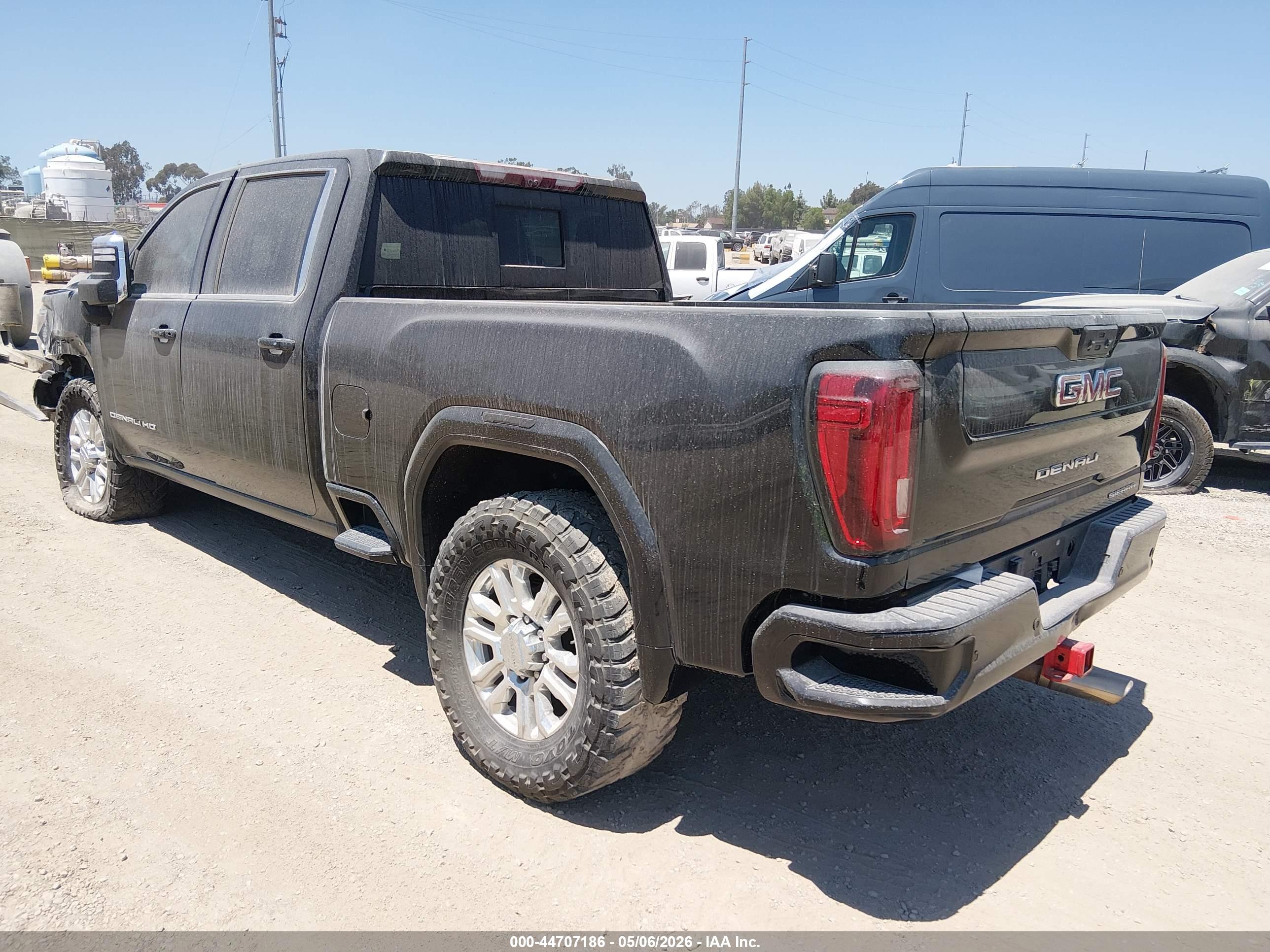 GMC SIERRA image 3