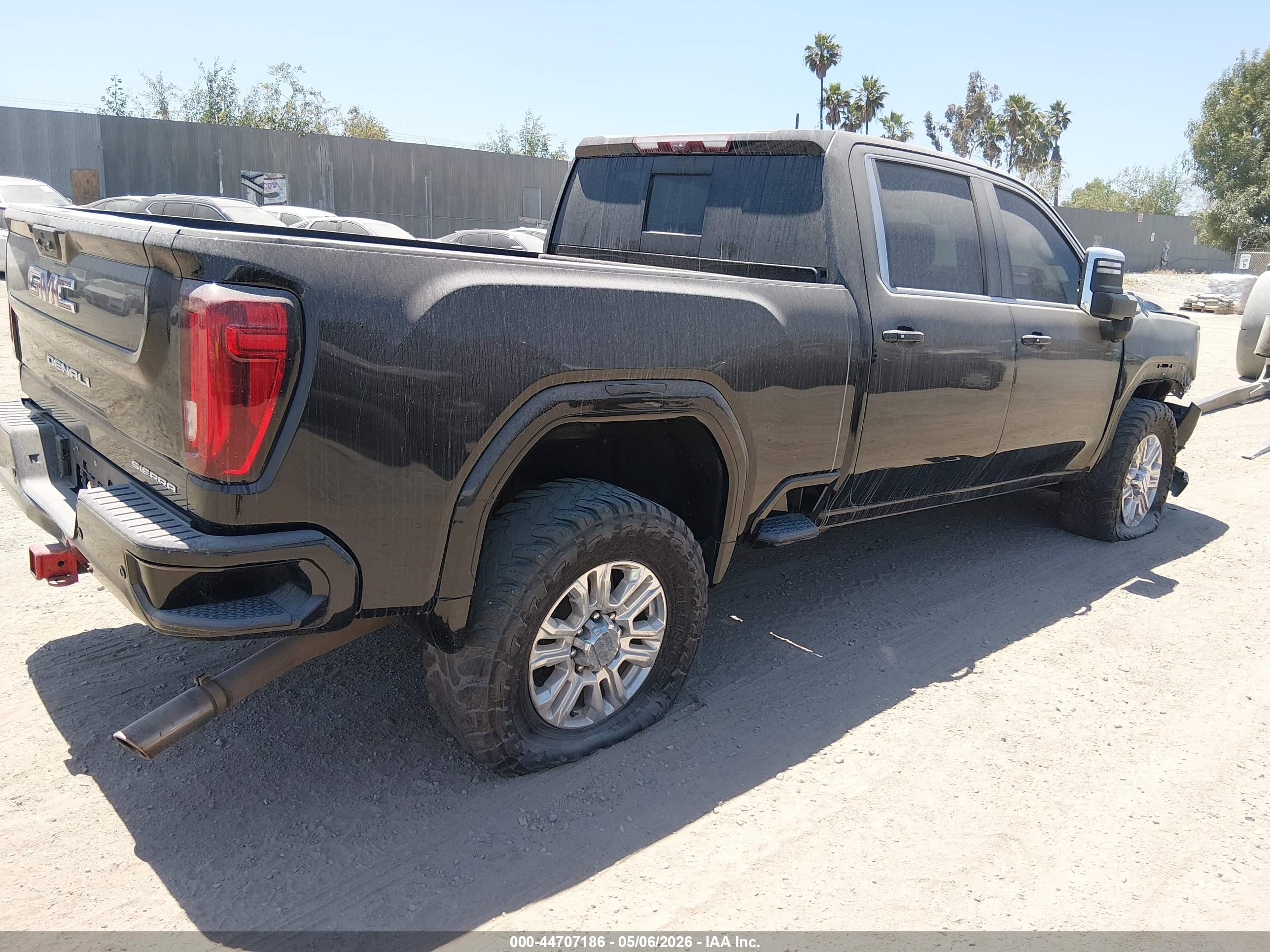 GMC SIERRA image 4