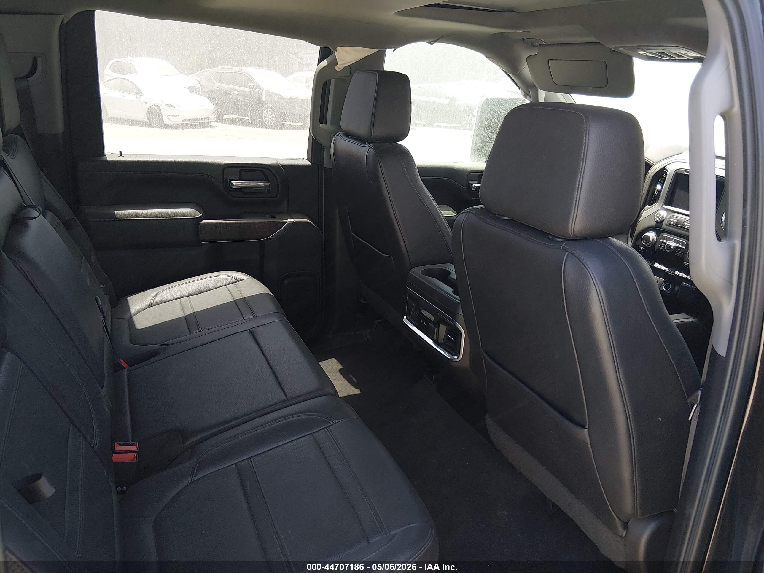 GMC SIERRA image 8