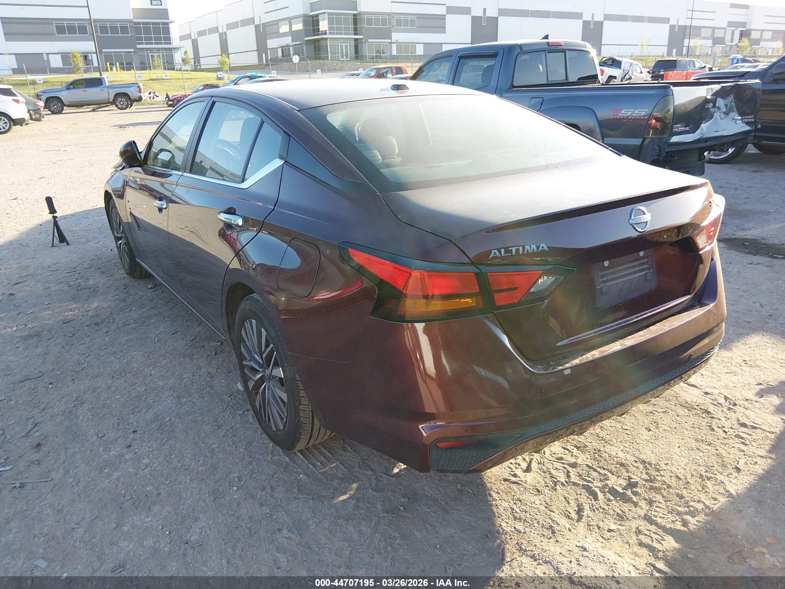 NISSAN ALTIMA image 3
