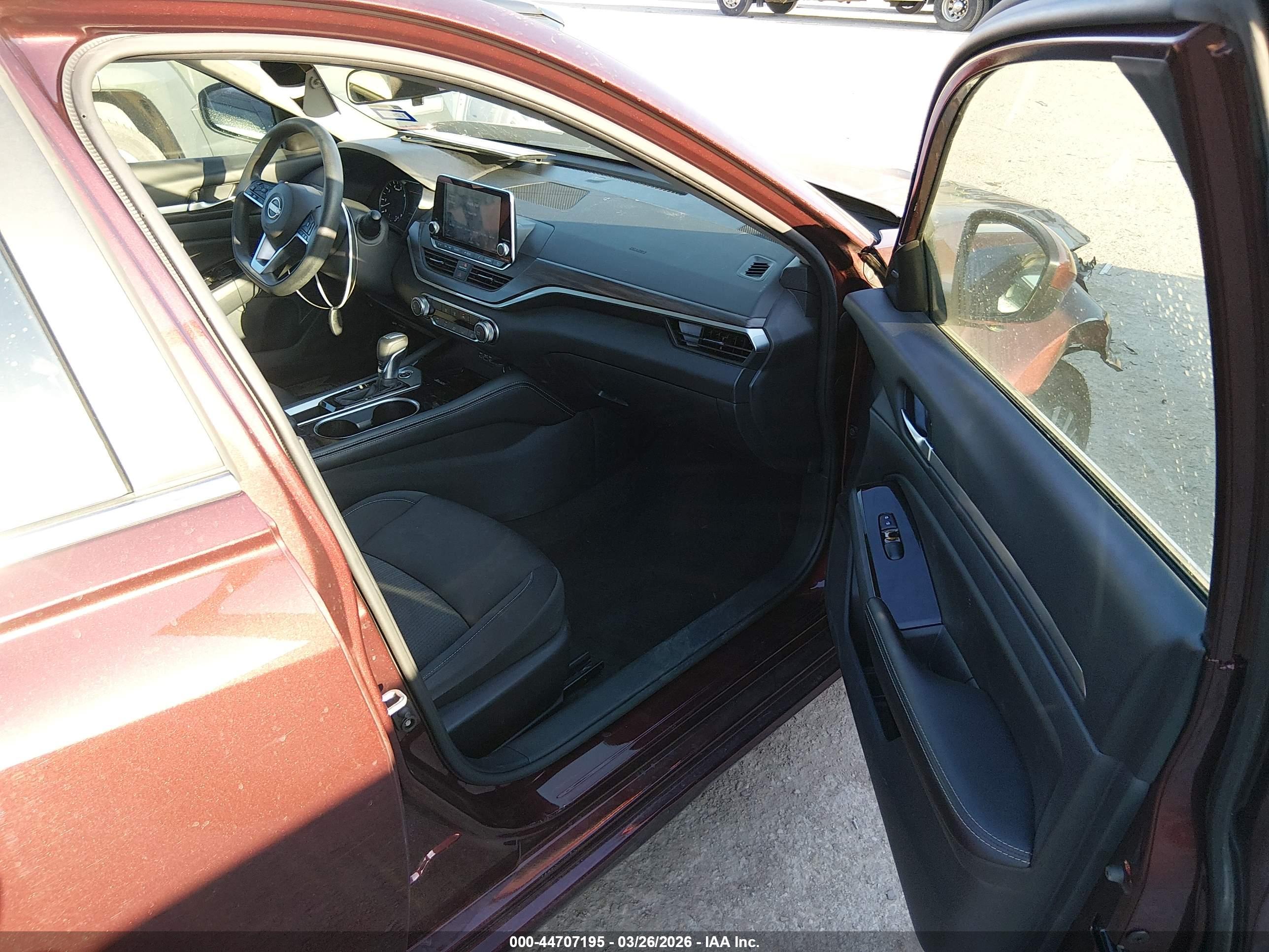 NISSAN ALTIMA image 5