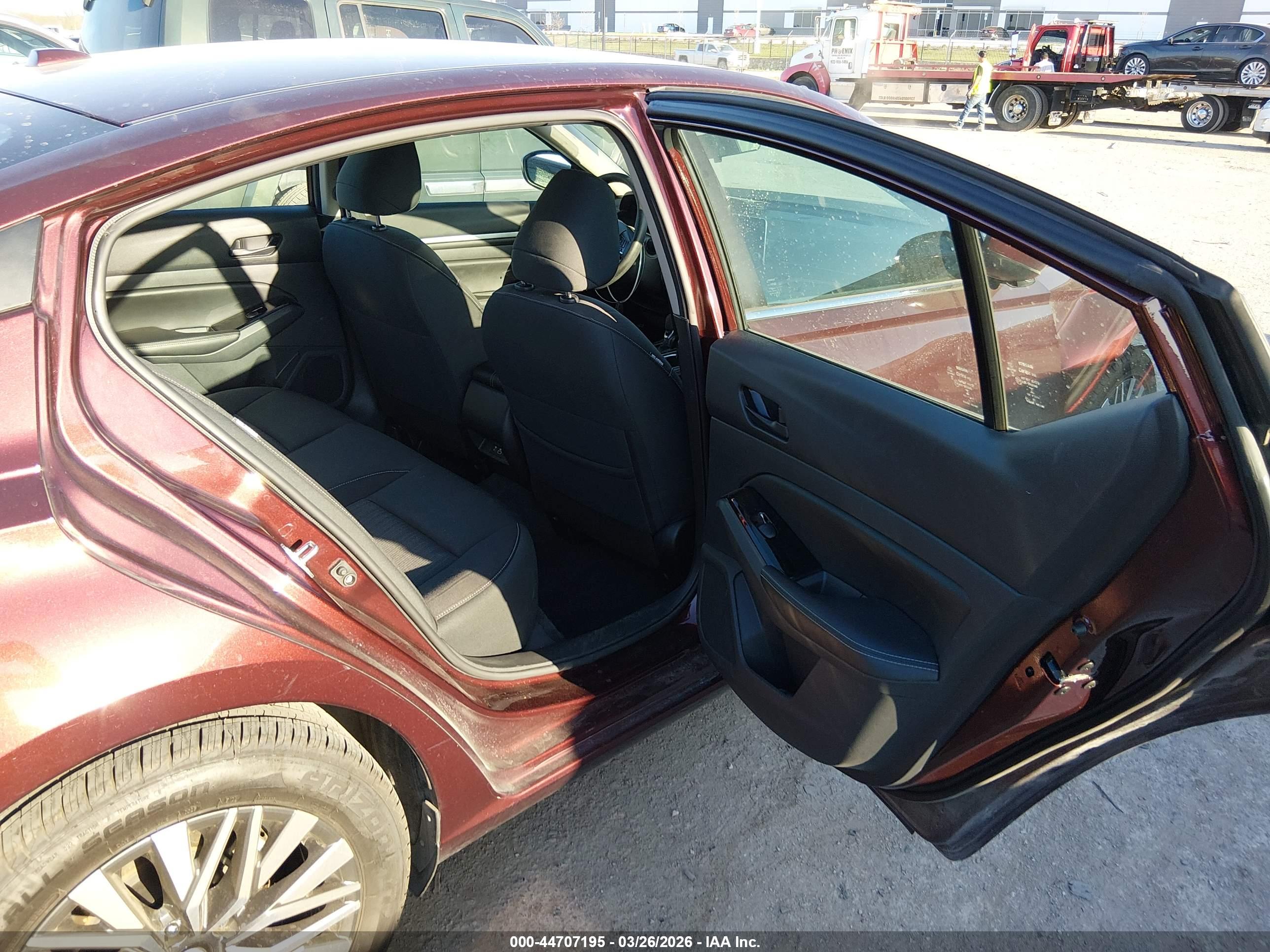 NISSAN ALTIMA image 8