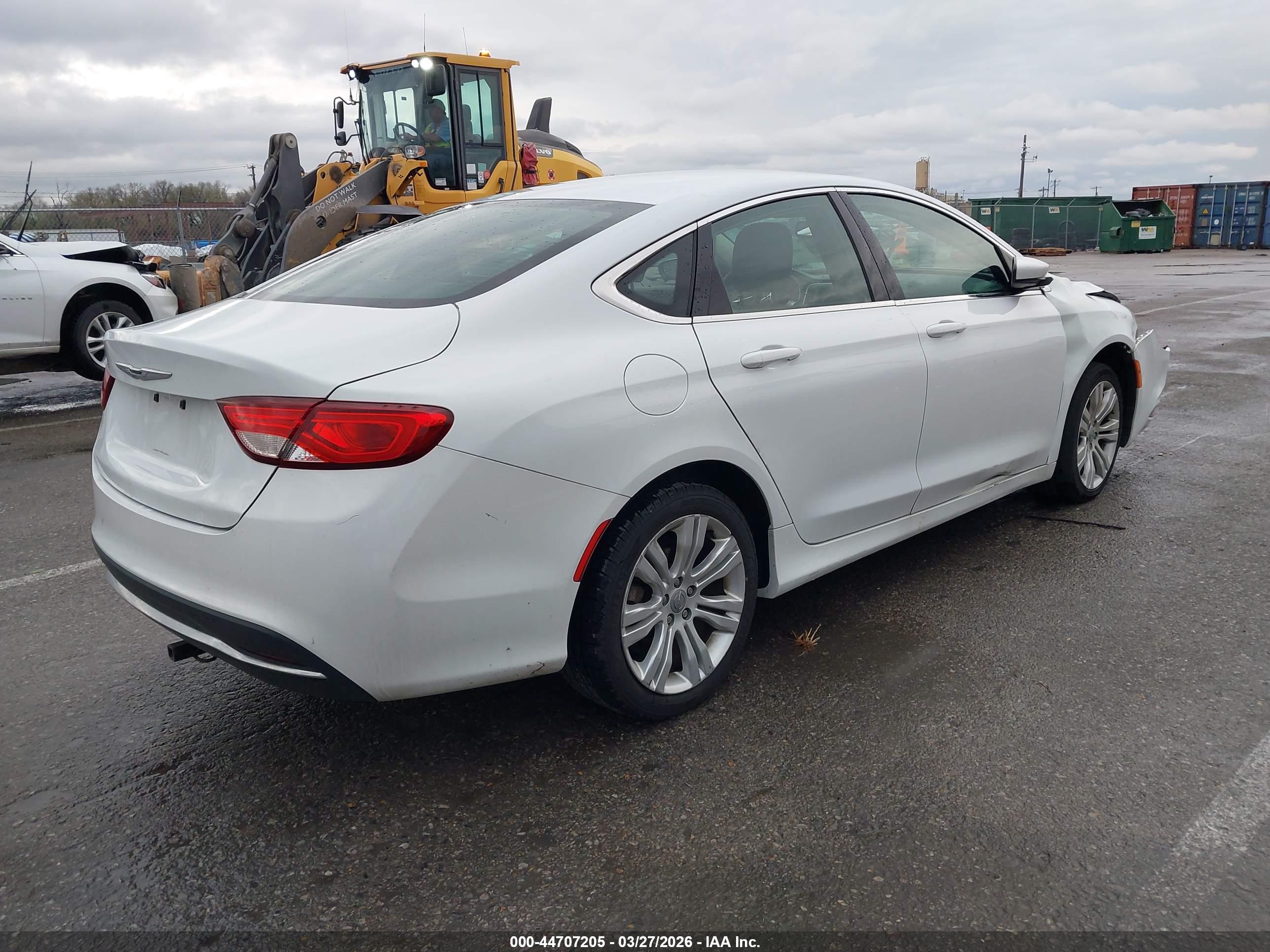 CHRYSLER 200 image 4