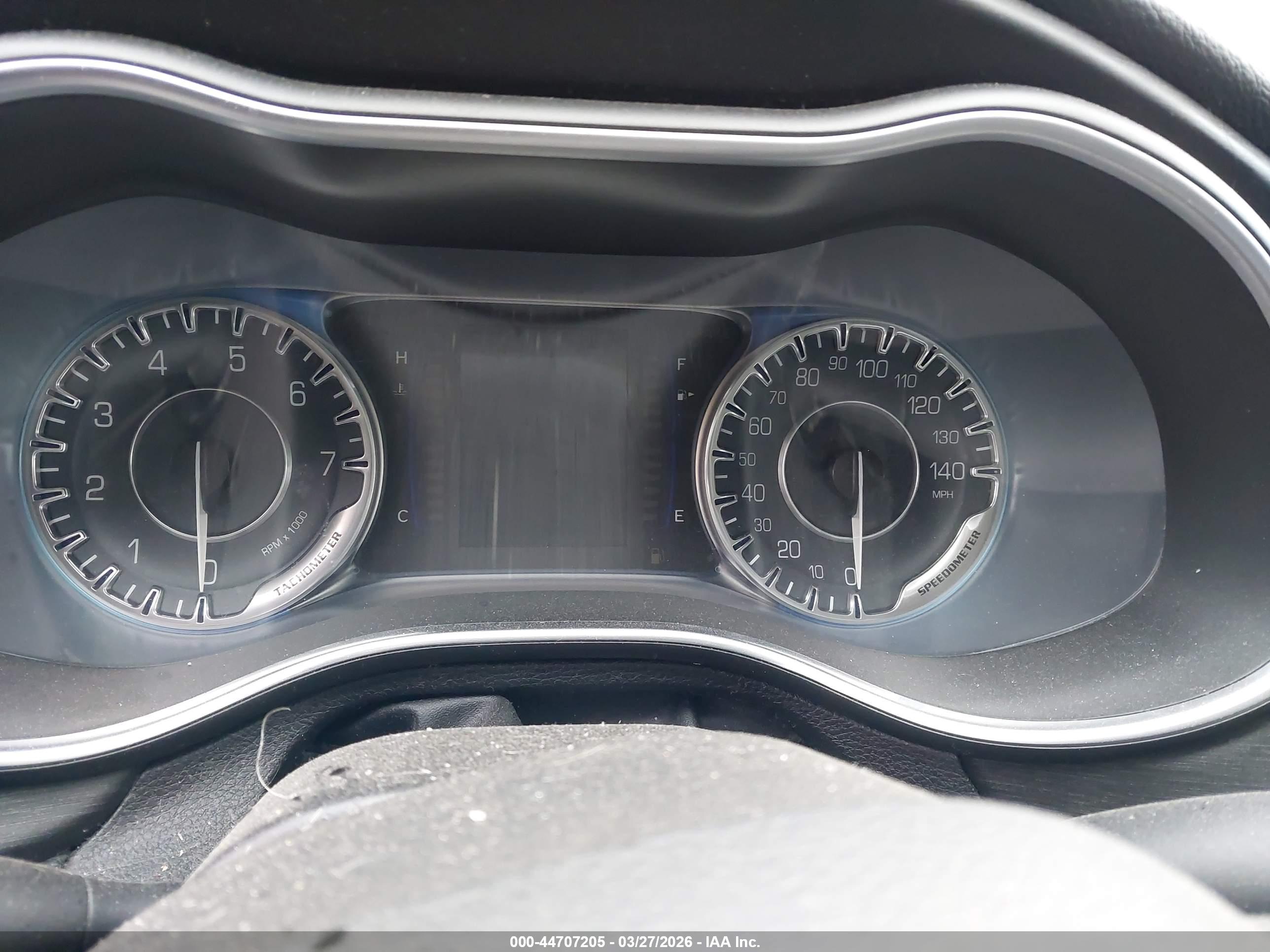 CHRYSLER 200 image 7