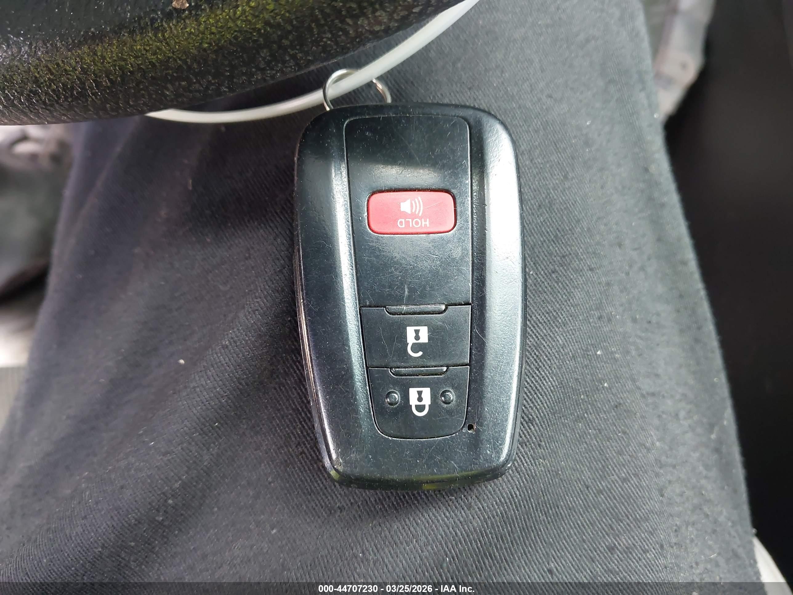 TOYOTA RAV4 image 11