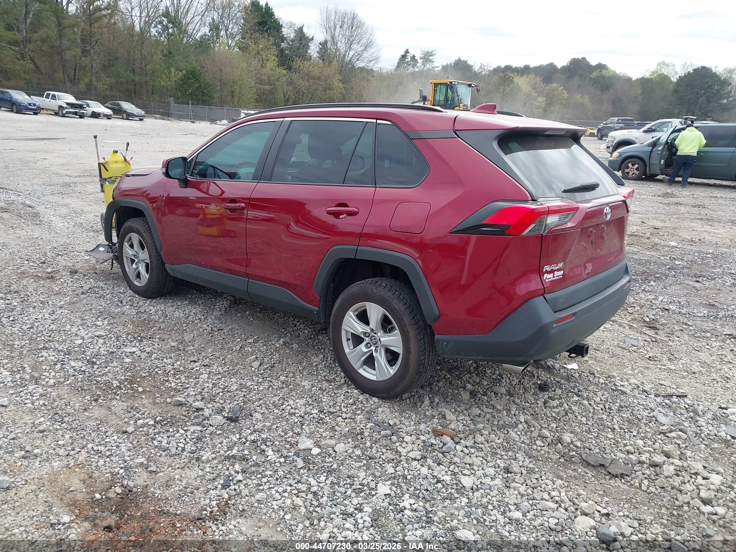 TOYOTA RAV4 image 3
