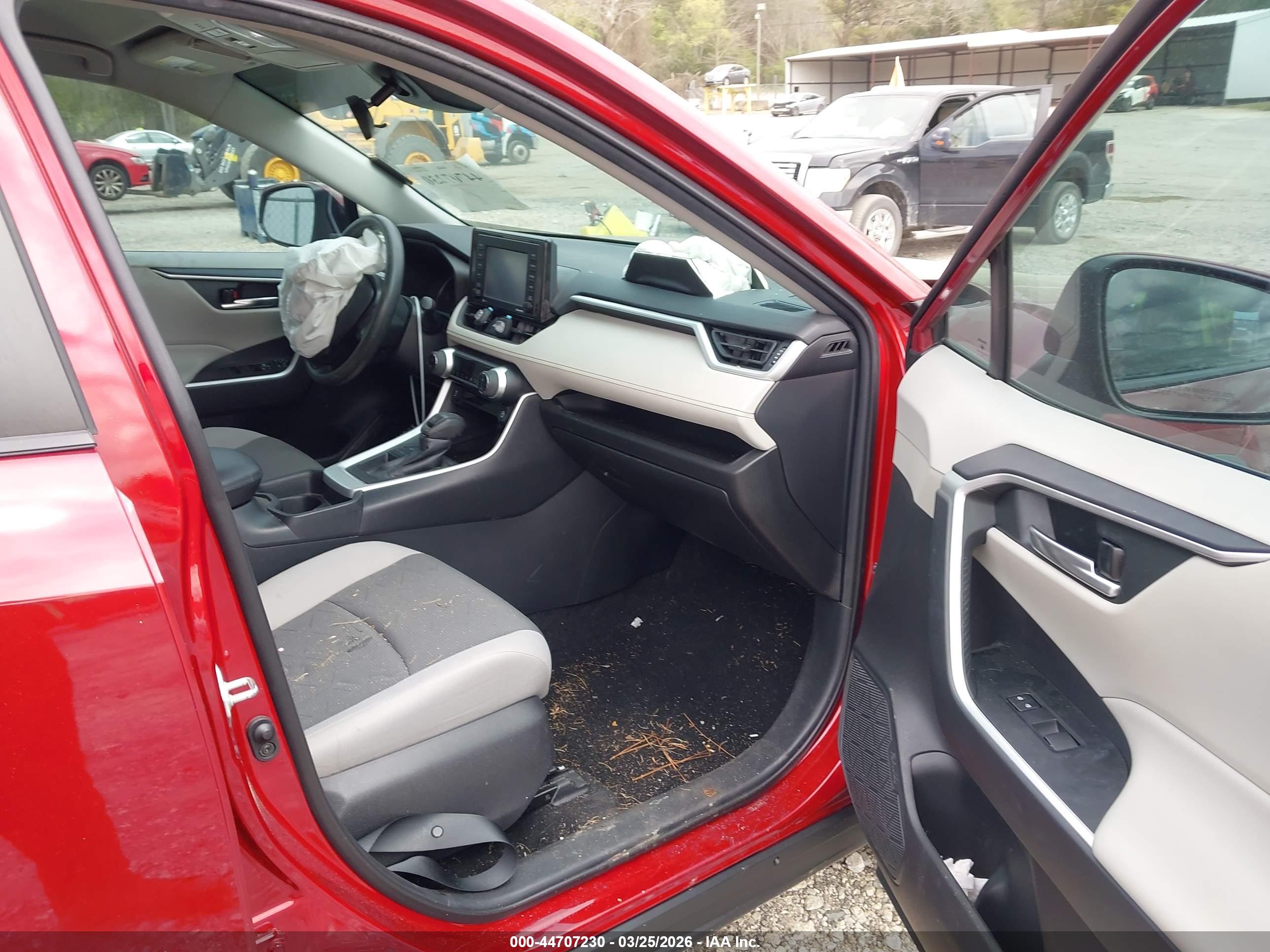 TOYOTA RAV4 image 5