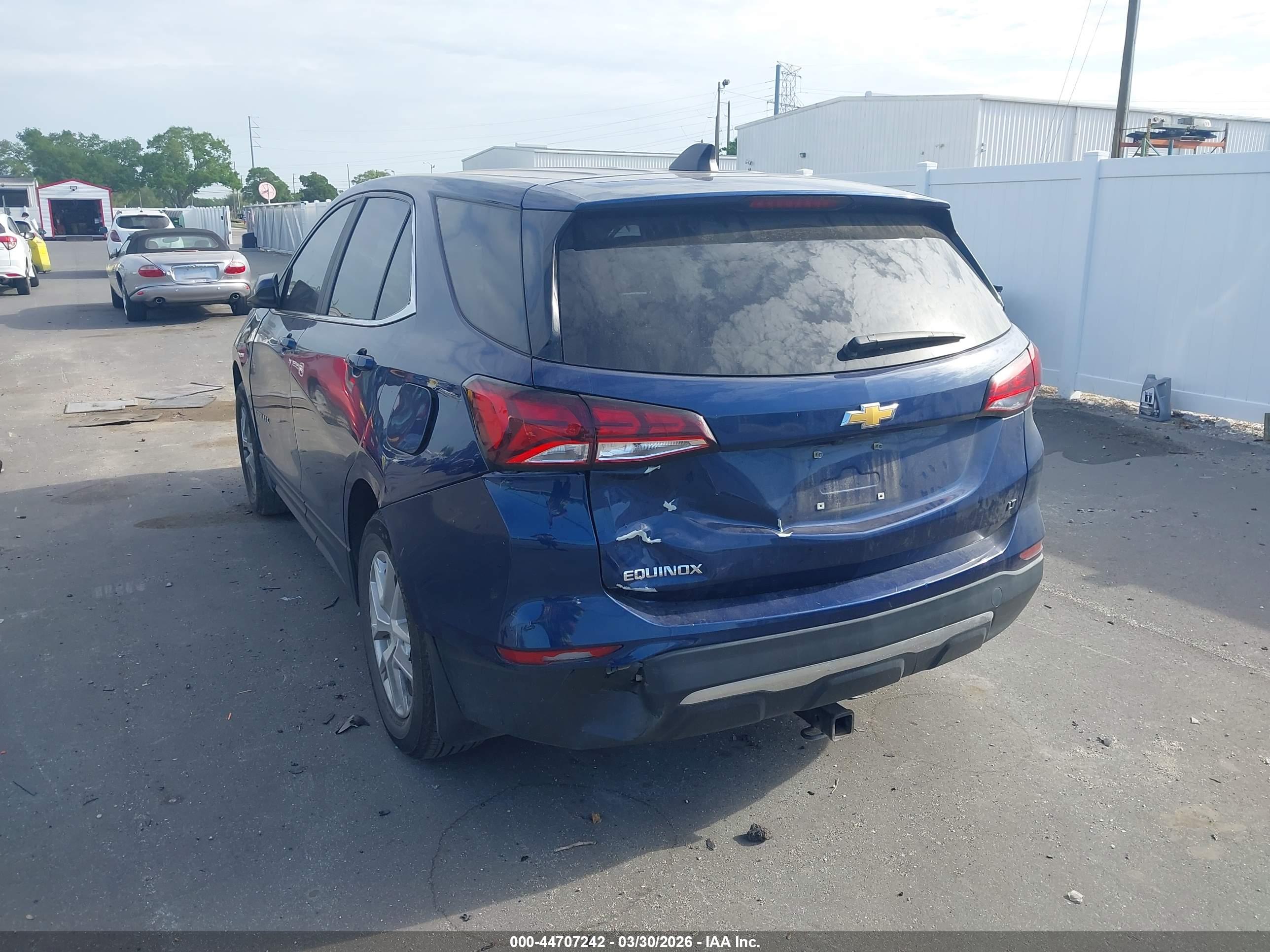CHEVROLET EQUINOX image 3