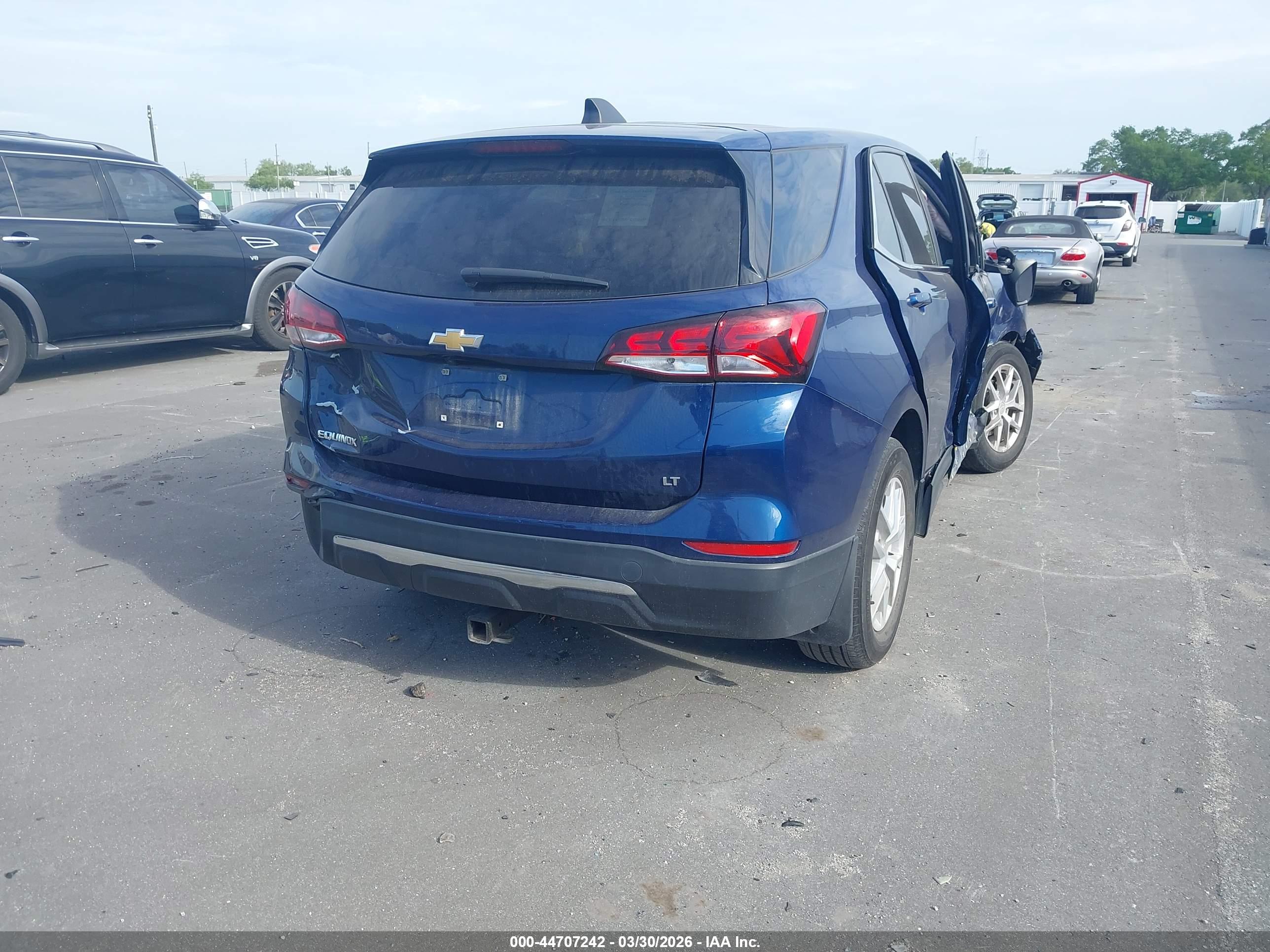 CHEVROLET EQUINOX image 4