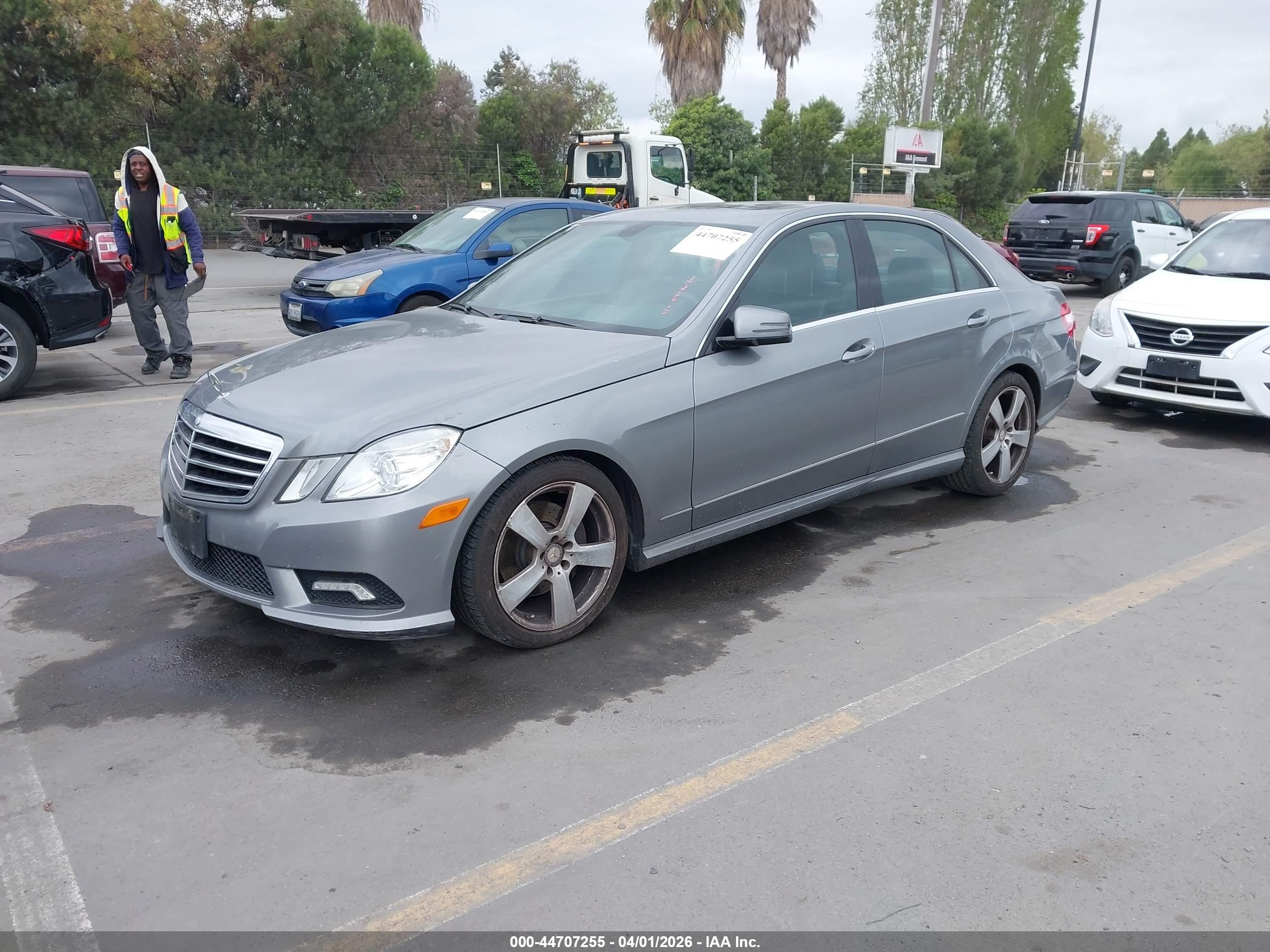MERCEDES-BENZ E image 2