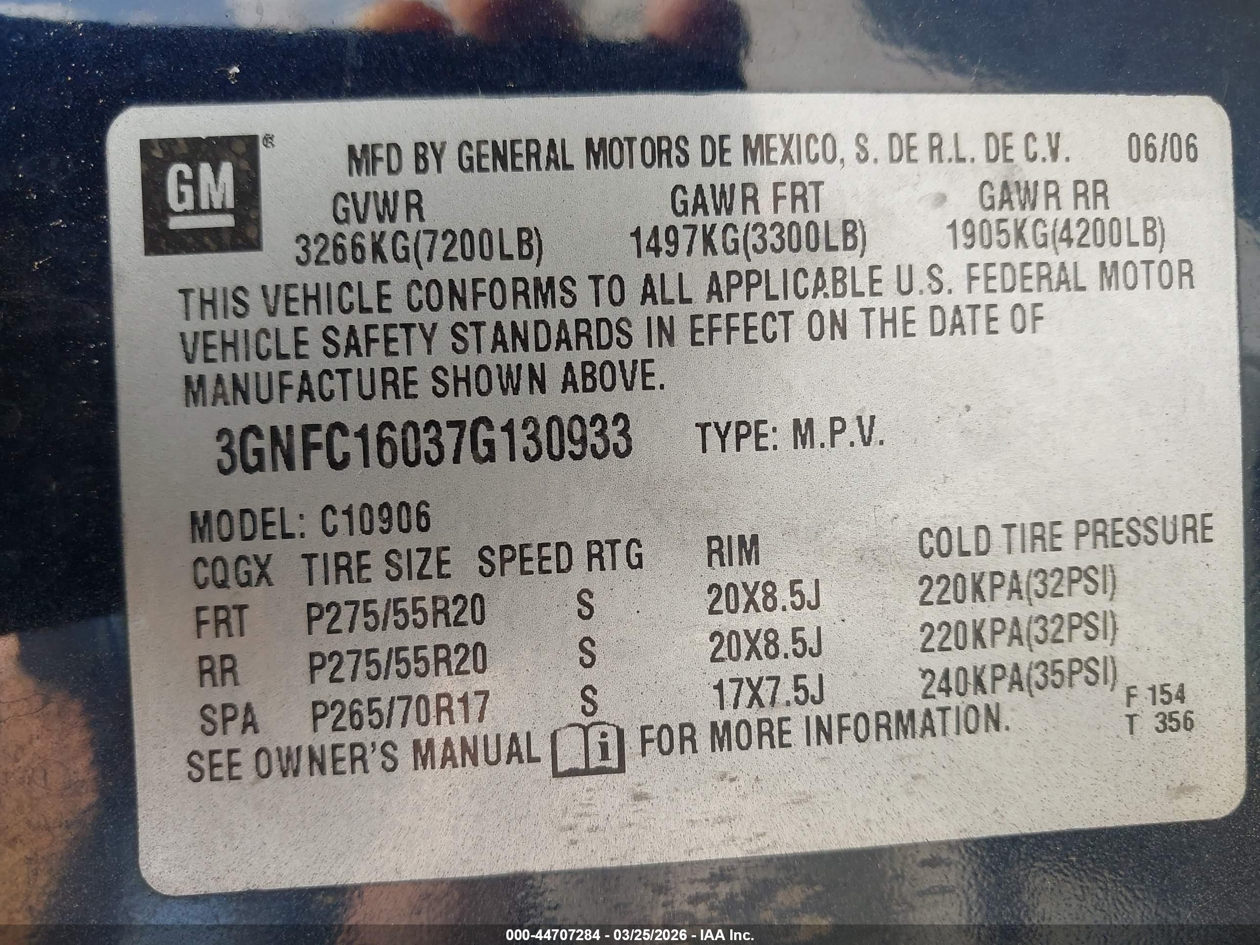 CHEVROLET SUBURBAN image 9