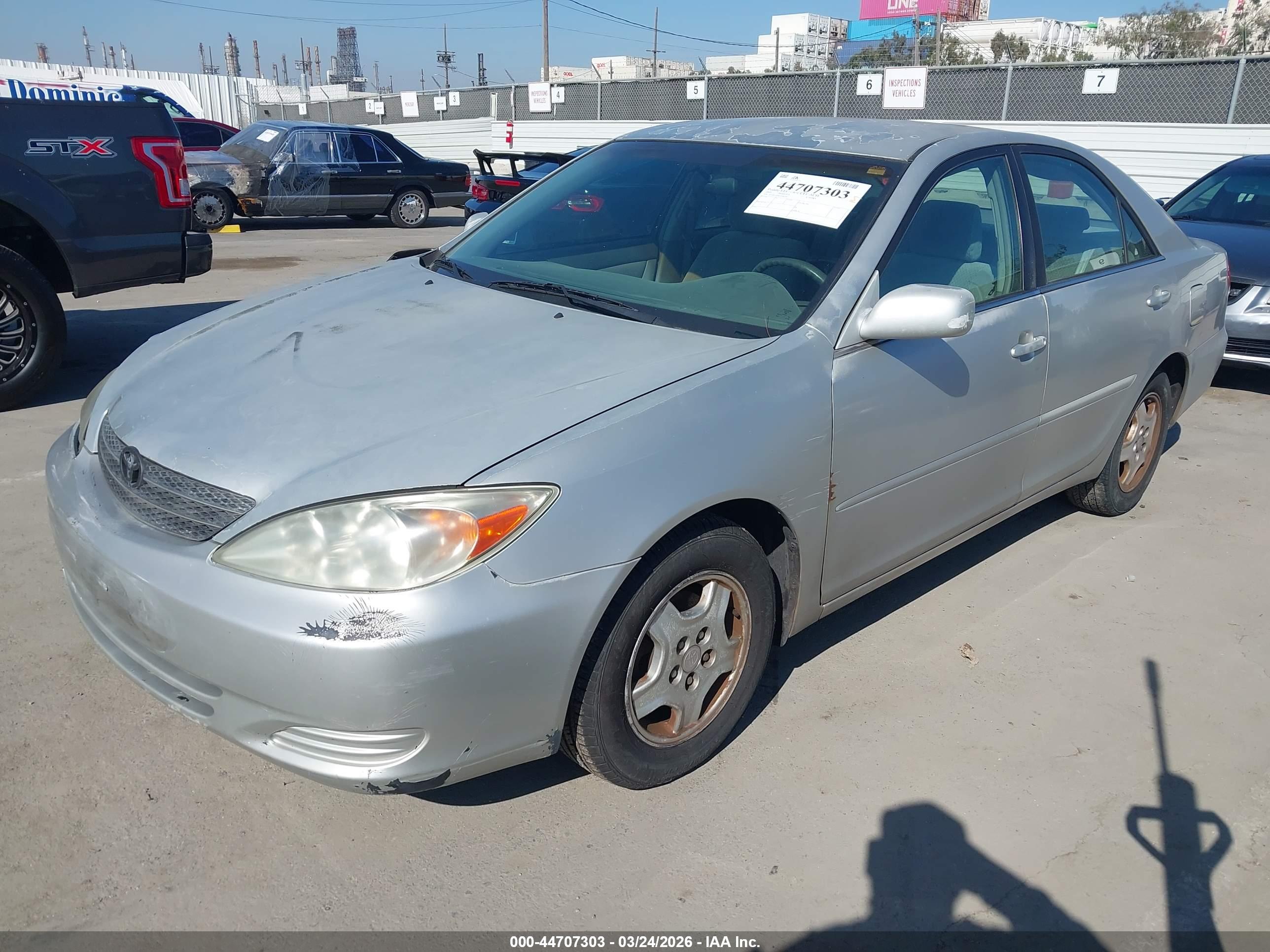TOYOTA CAMRY image 2