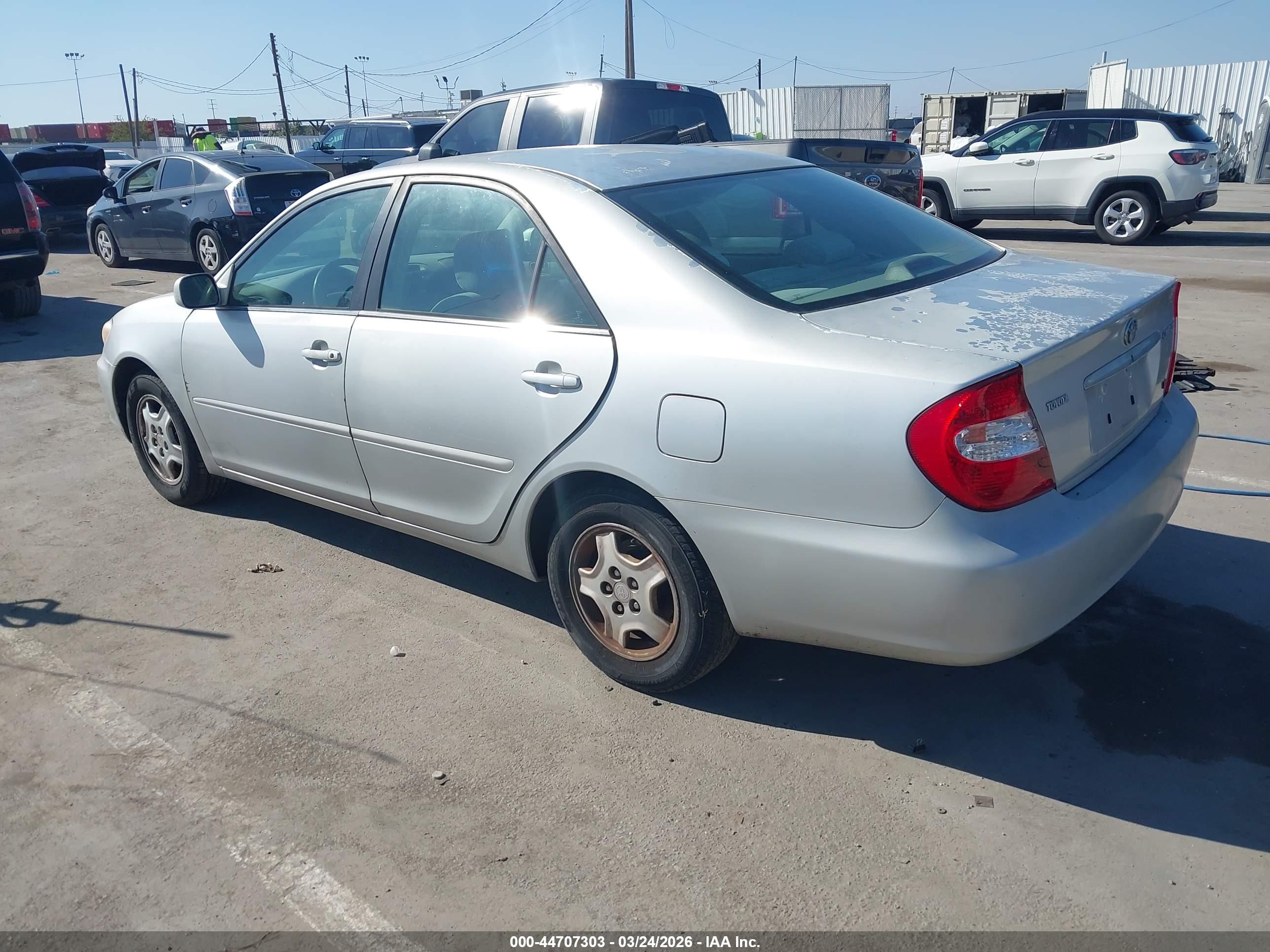 TOYOTA CAMRY image 3