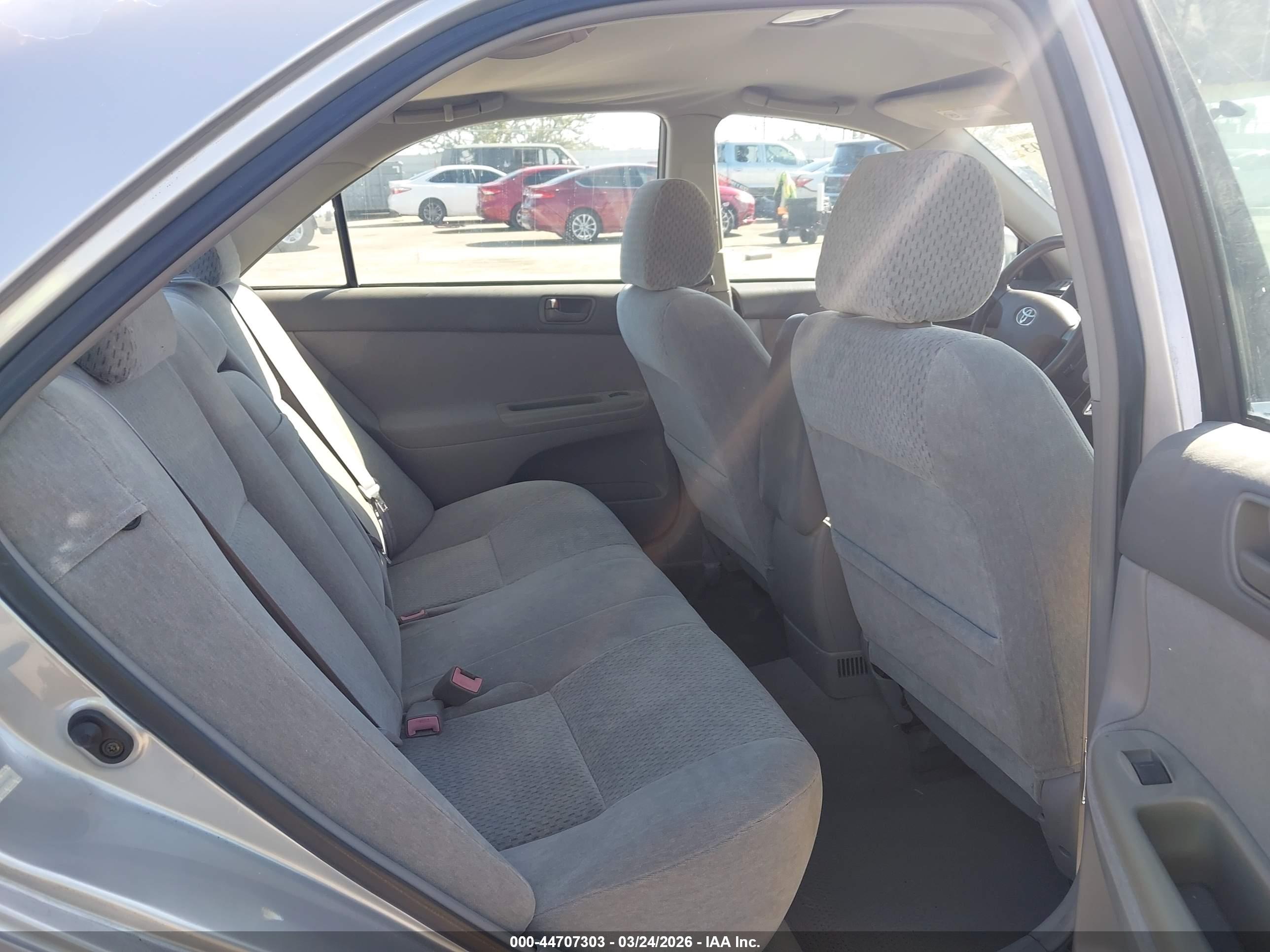 TOYOTA CAMRY image 8
