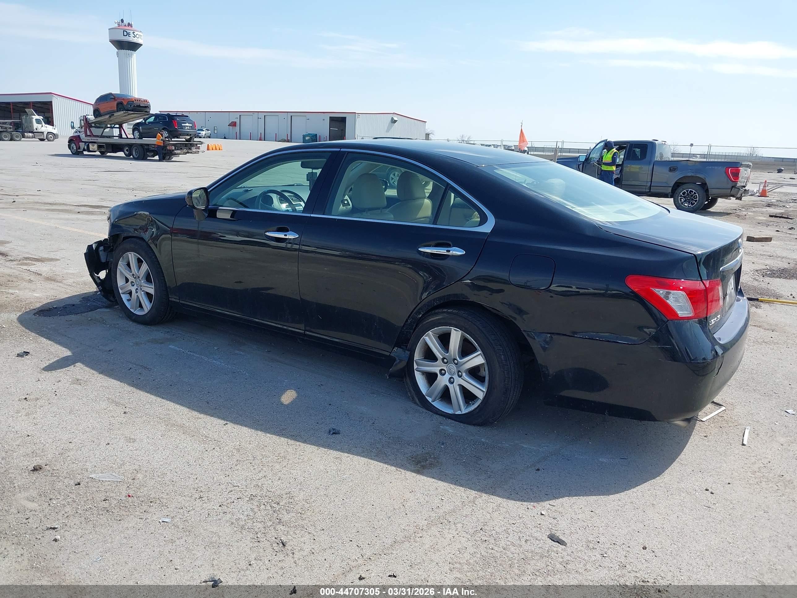 LEXUS ES image 3