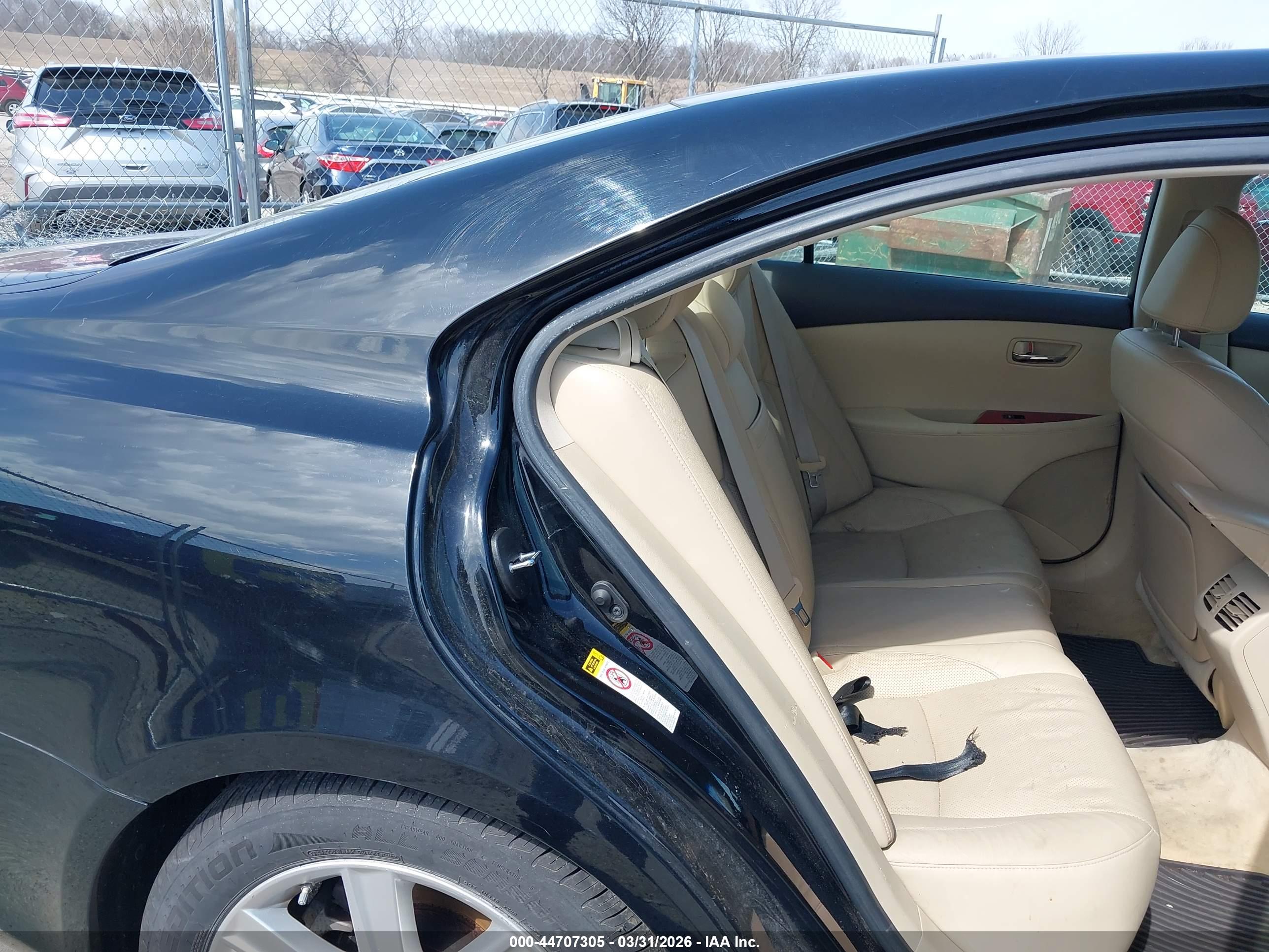 LEXUS ES image 8