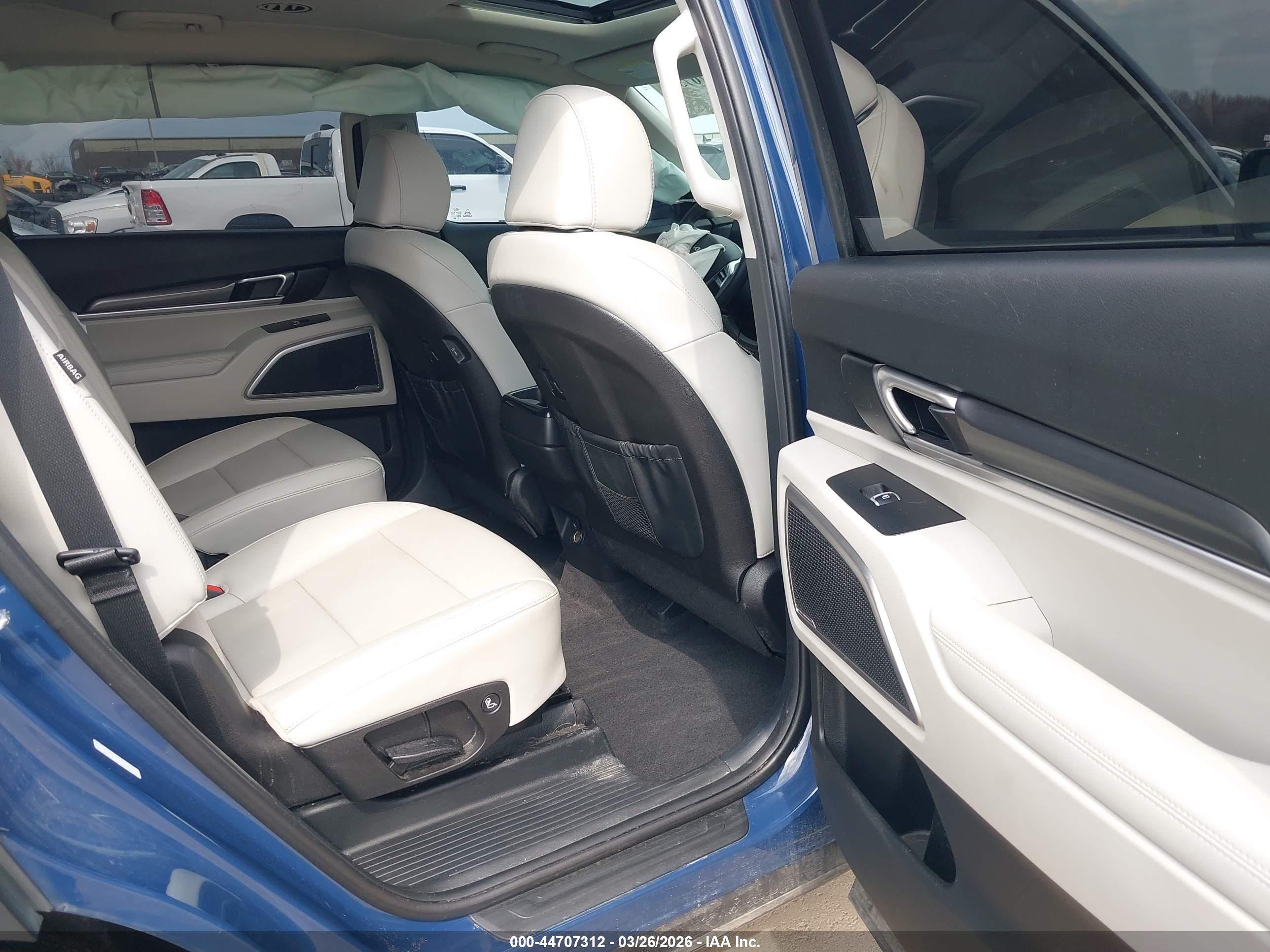 KIA TELLURIDE image 8