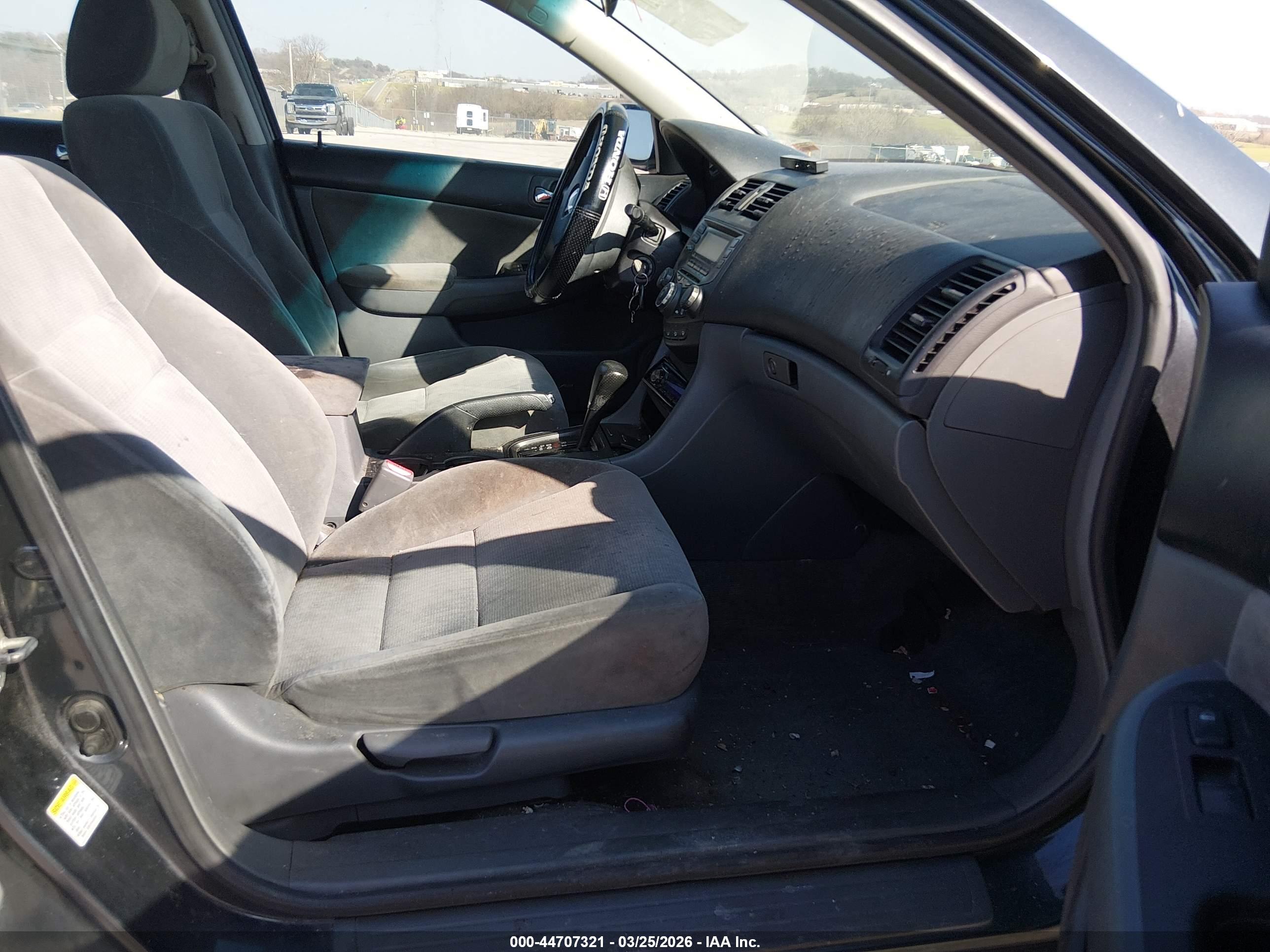 HONDA ACCORD image 5