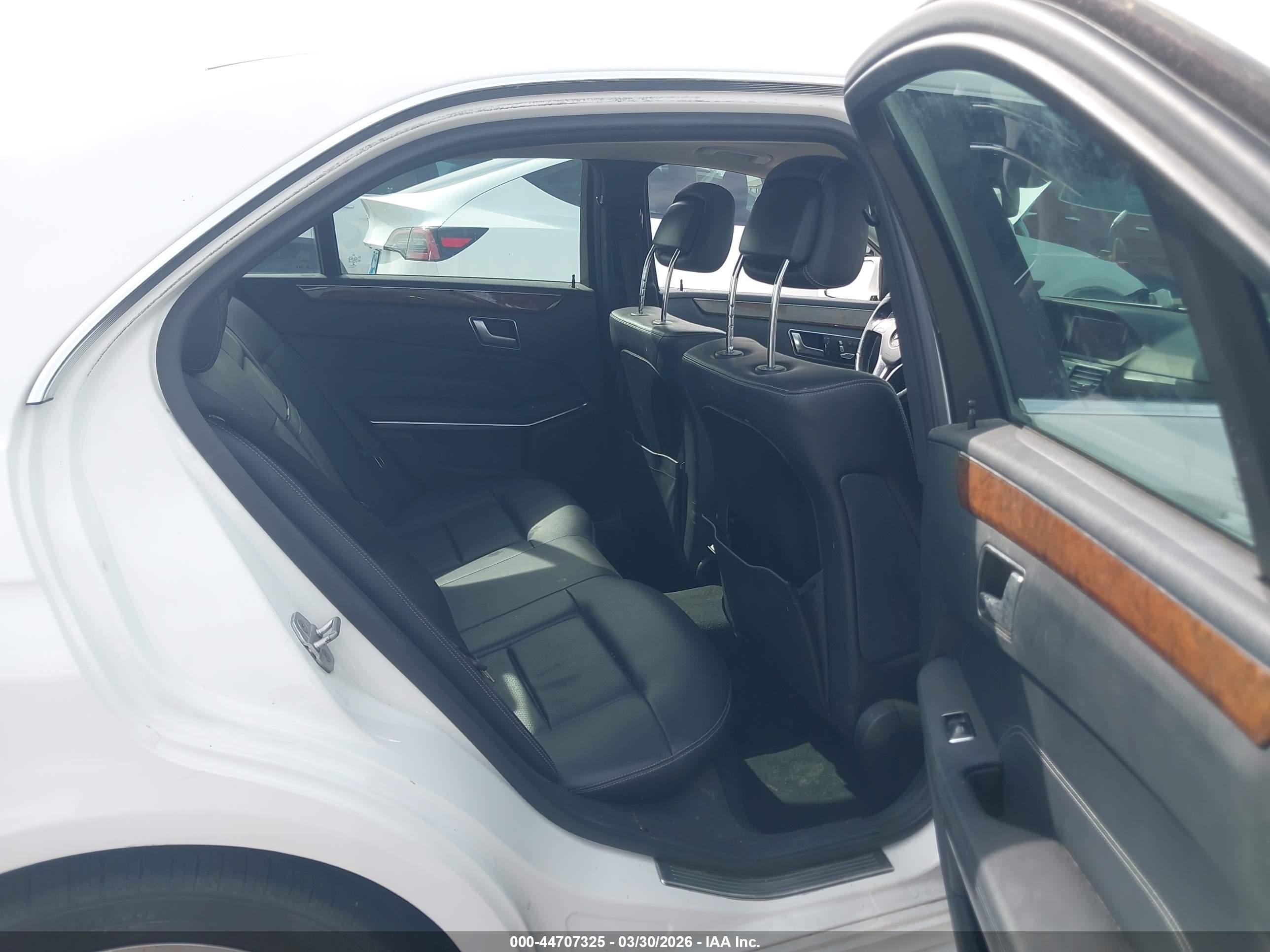 MERCEDES-BENZ E image 8
