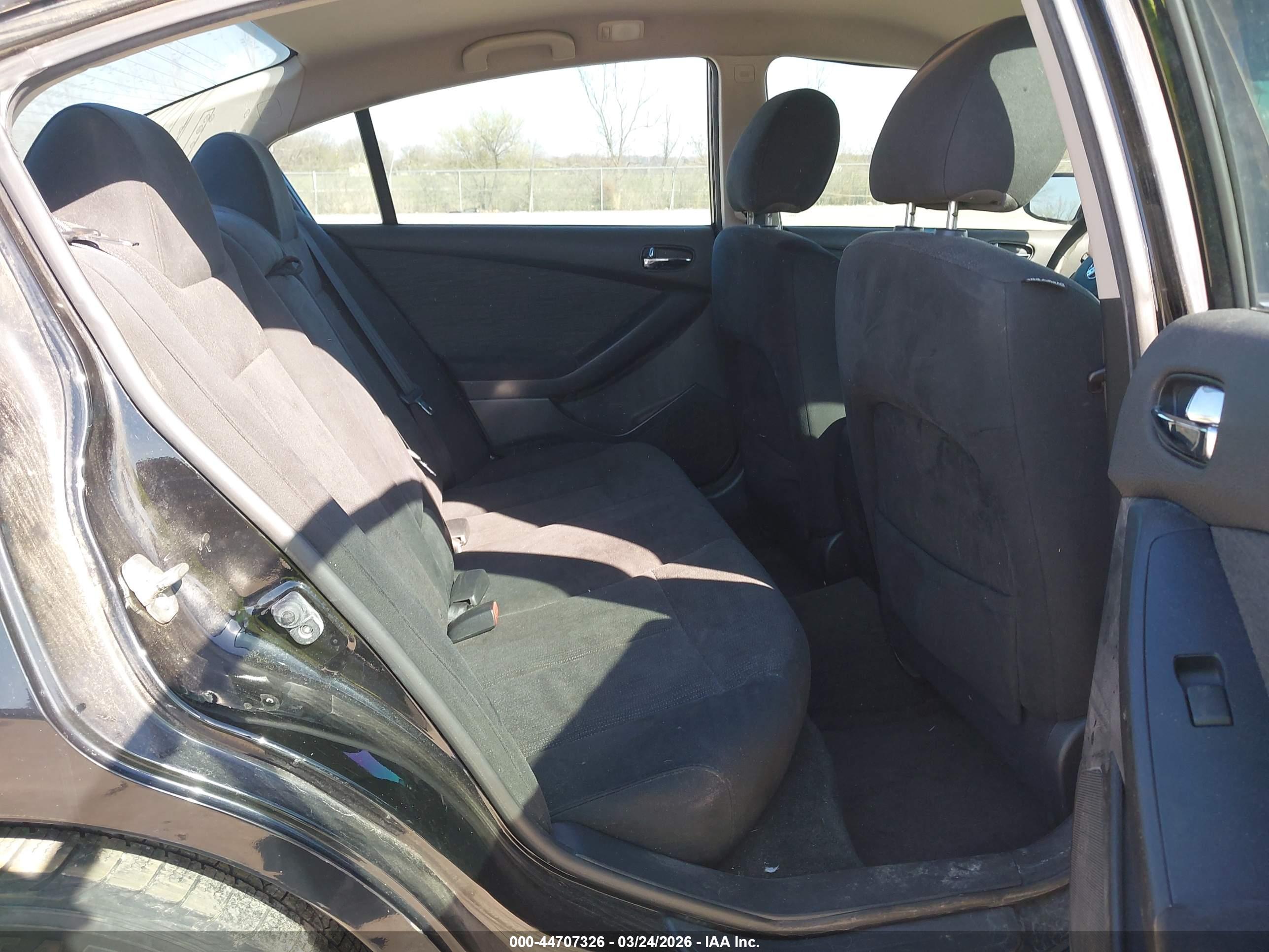 NISSAN ALTIMA image 8