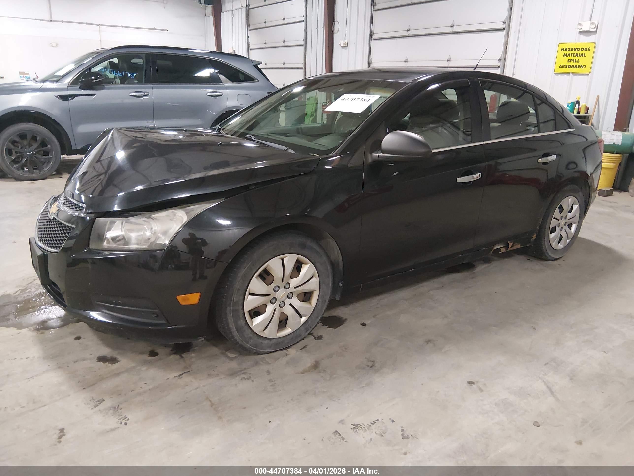 CHEVROLET CRUZE image 2