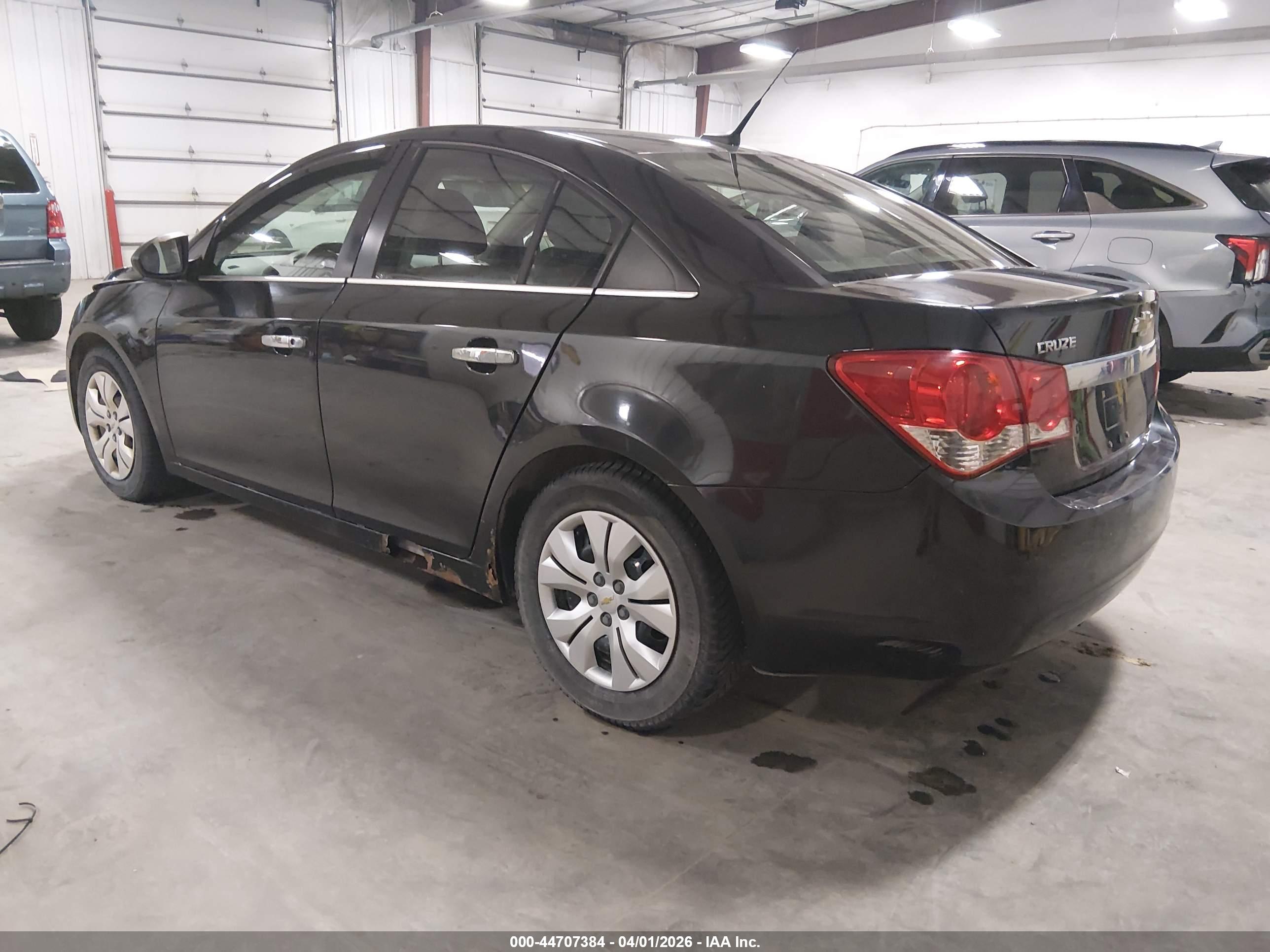 CHEVROLET CRUZE image 3
