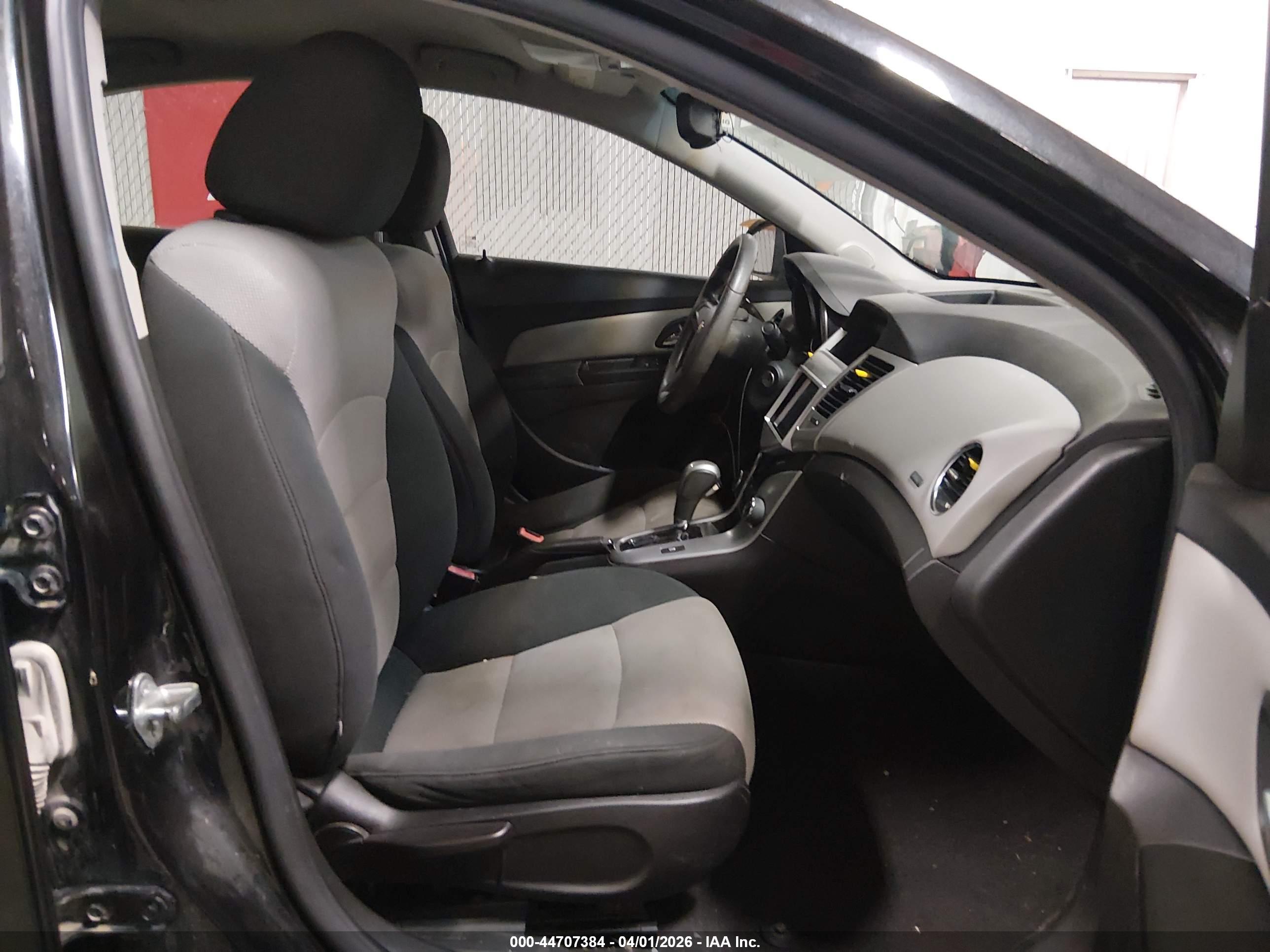 CHEVROLET CRUZE image 5