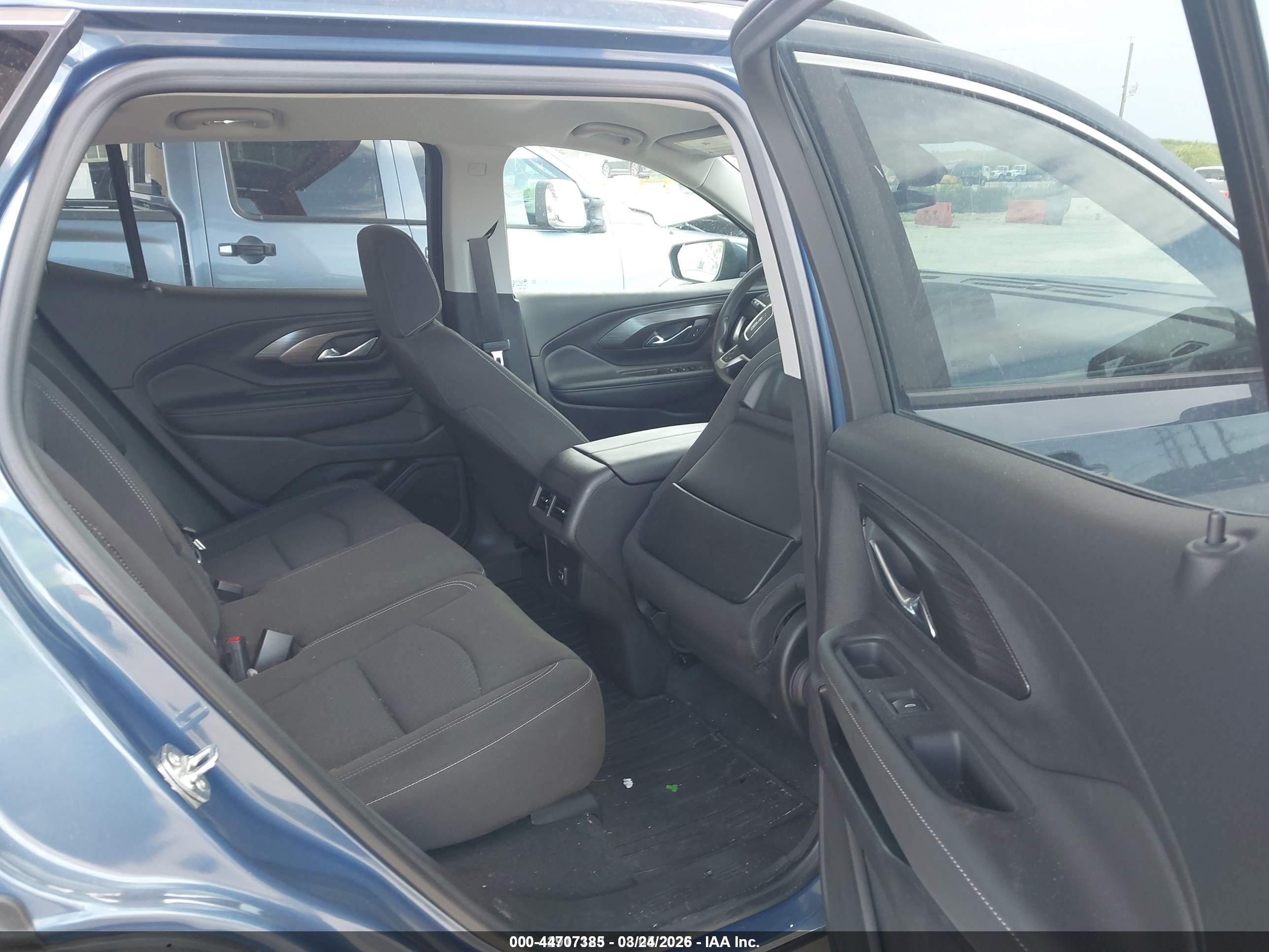 GMC TERRAIN image 8