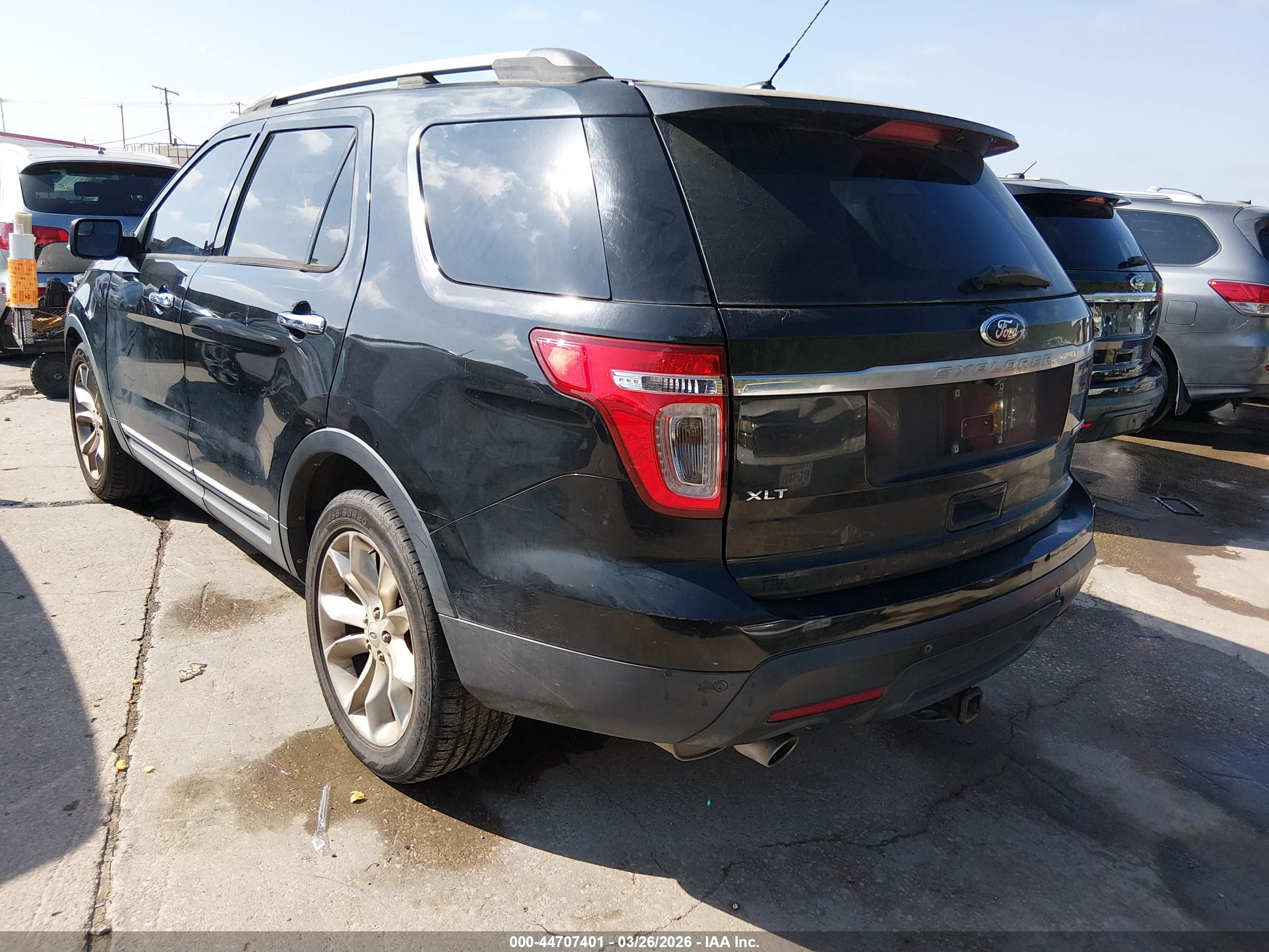 FORD EXPLORER image 3