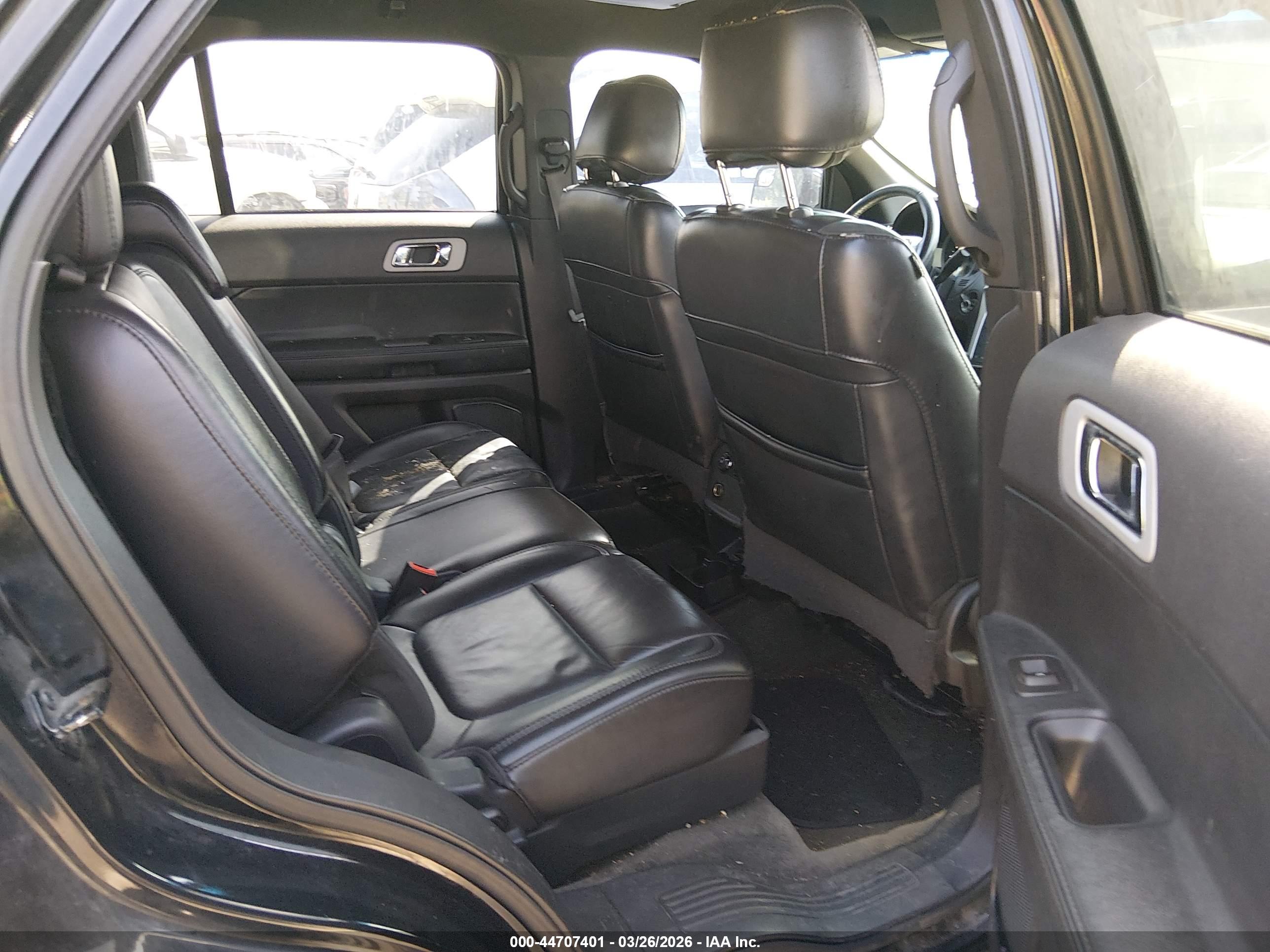 FORD EXPLORER image 8