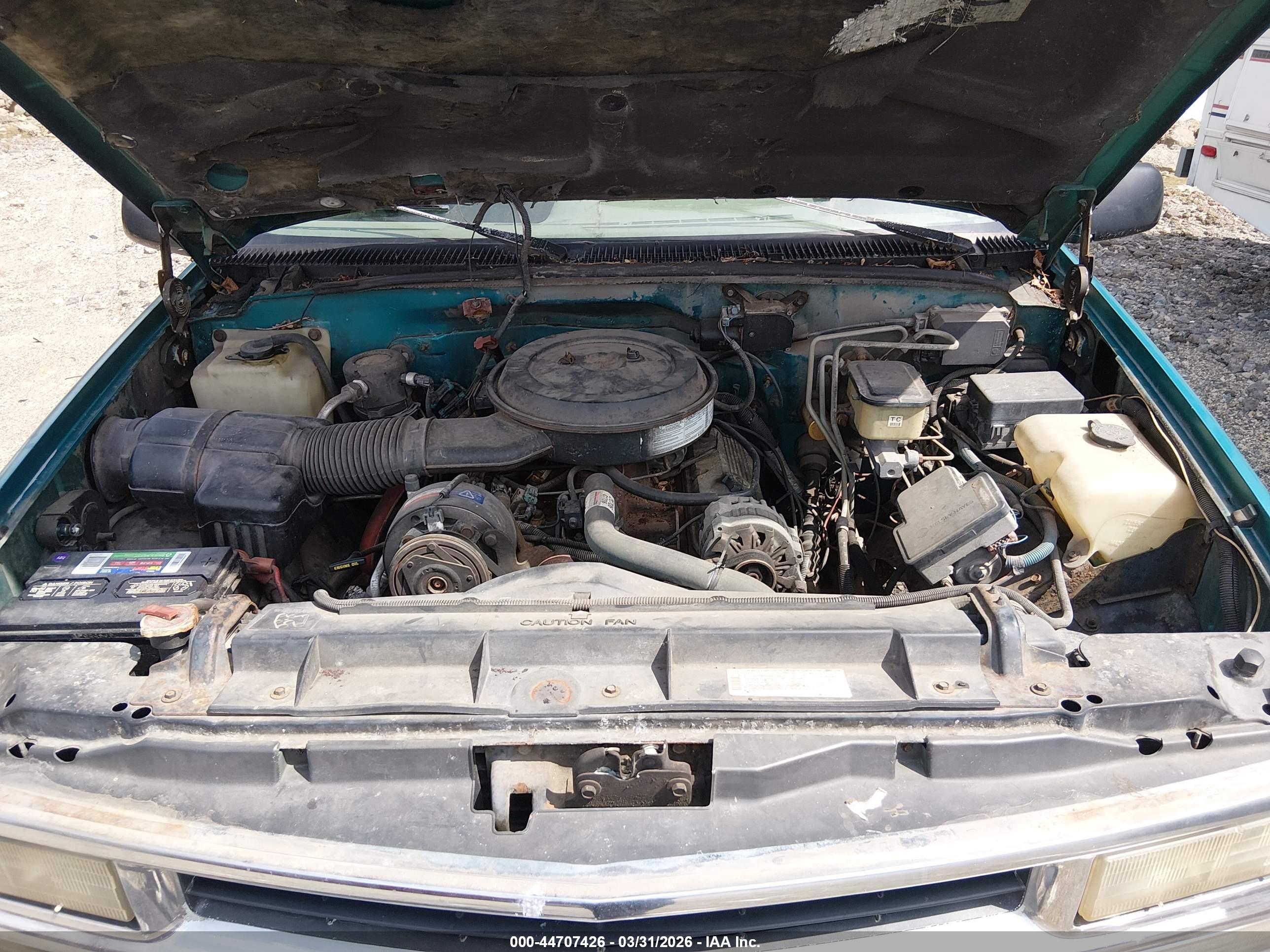 CHEVROLET GMT-400 image 10