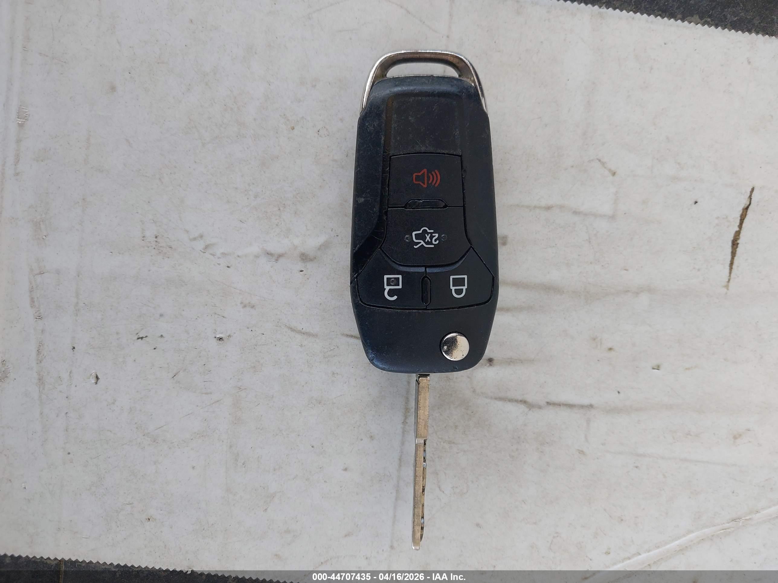 FORD FUSION image 11