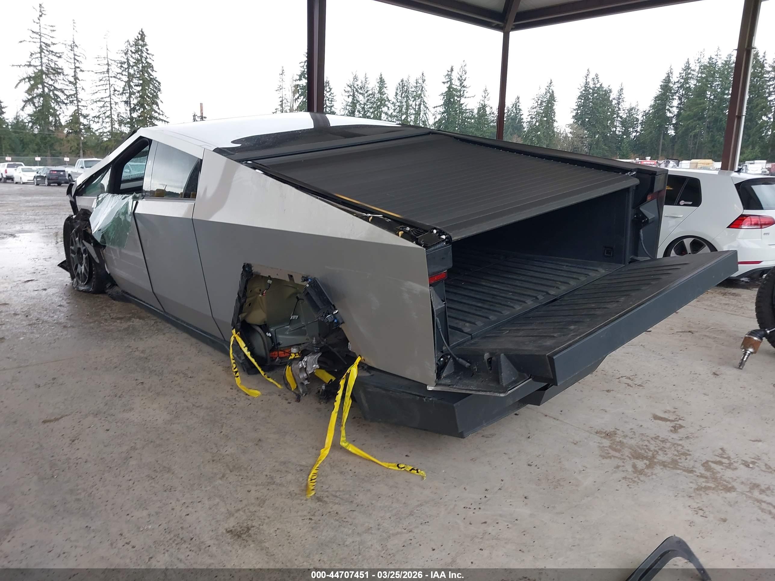 TESLA CYBERTRUCK image 3