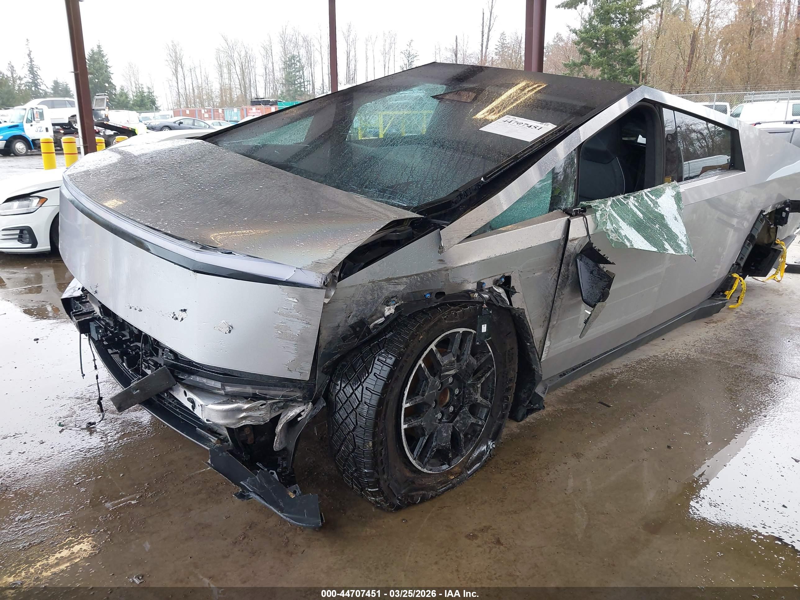 TESLA CYBERTRUCK image 6