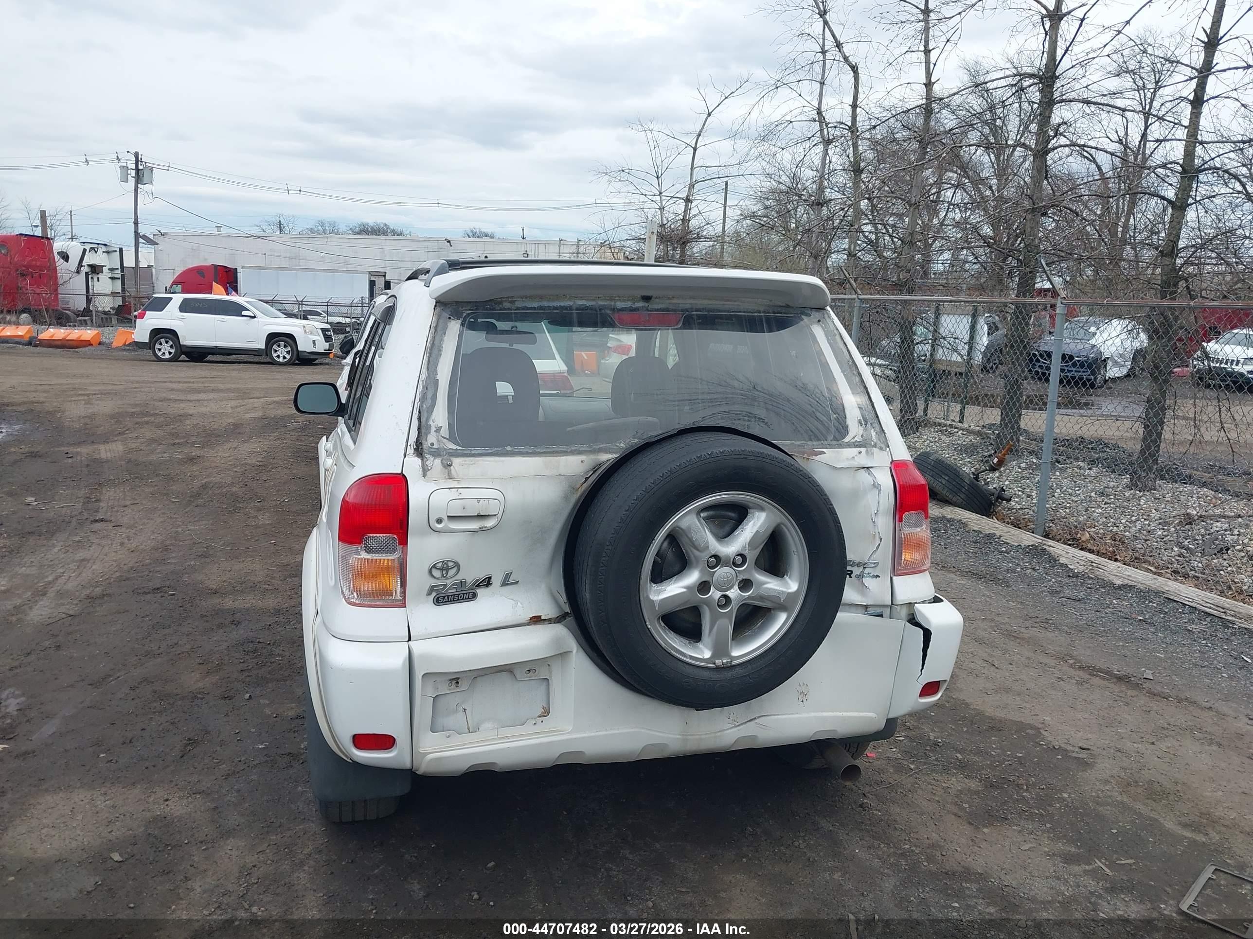 TOYOTA RAV4 image 6