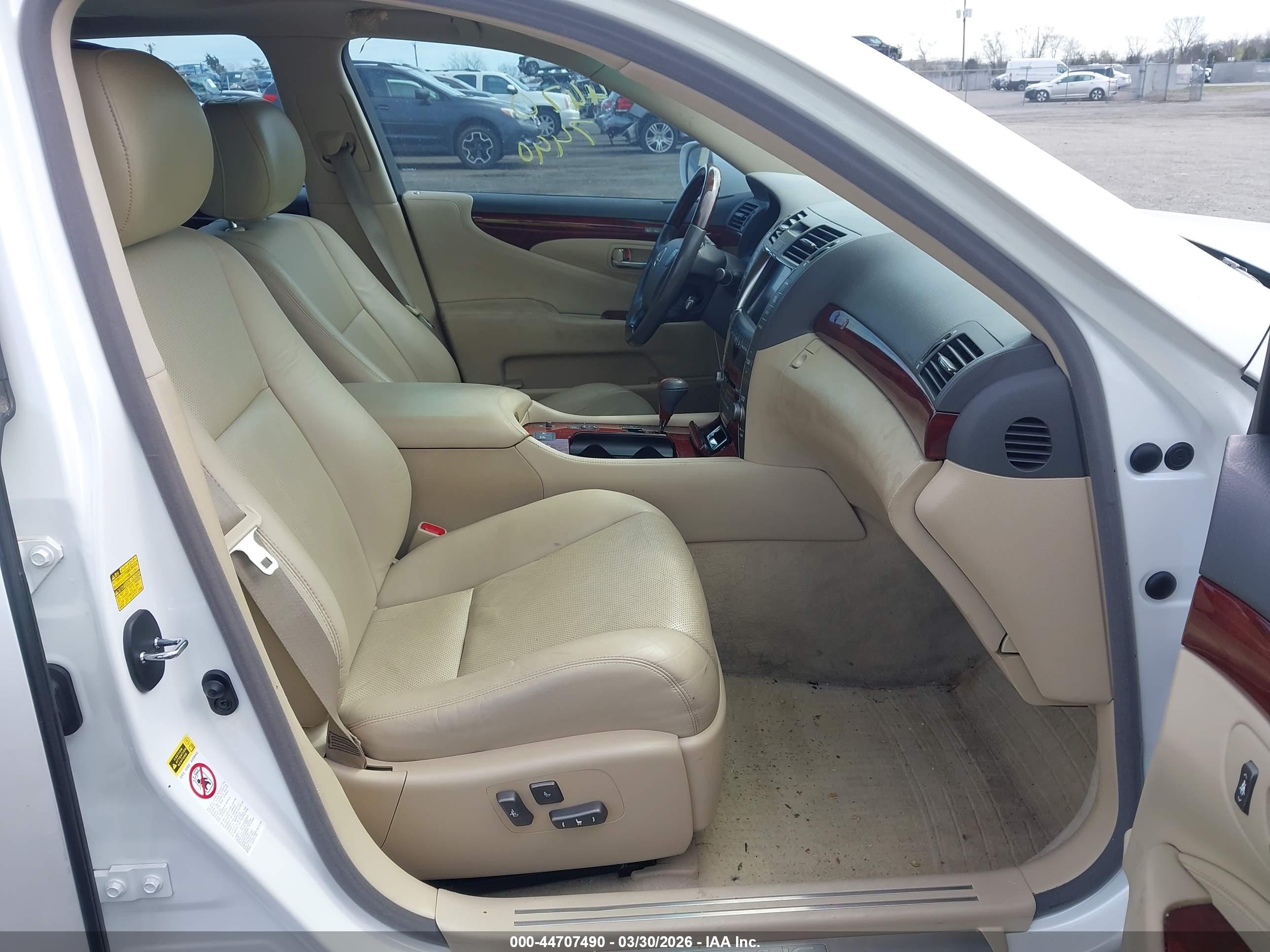 LEXUS LS image 5