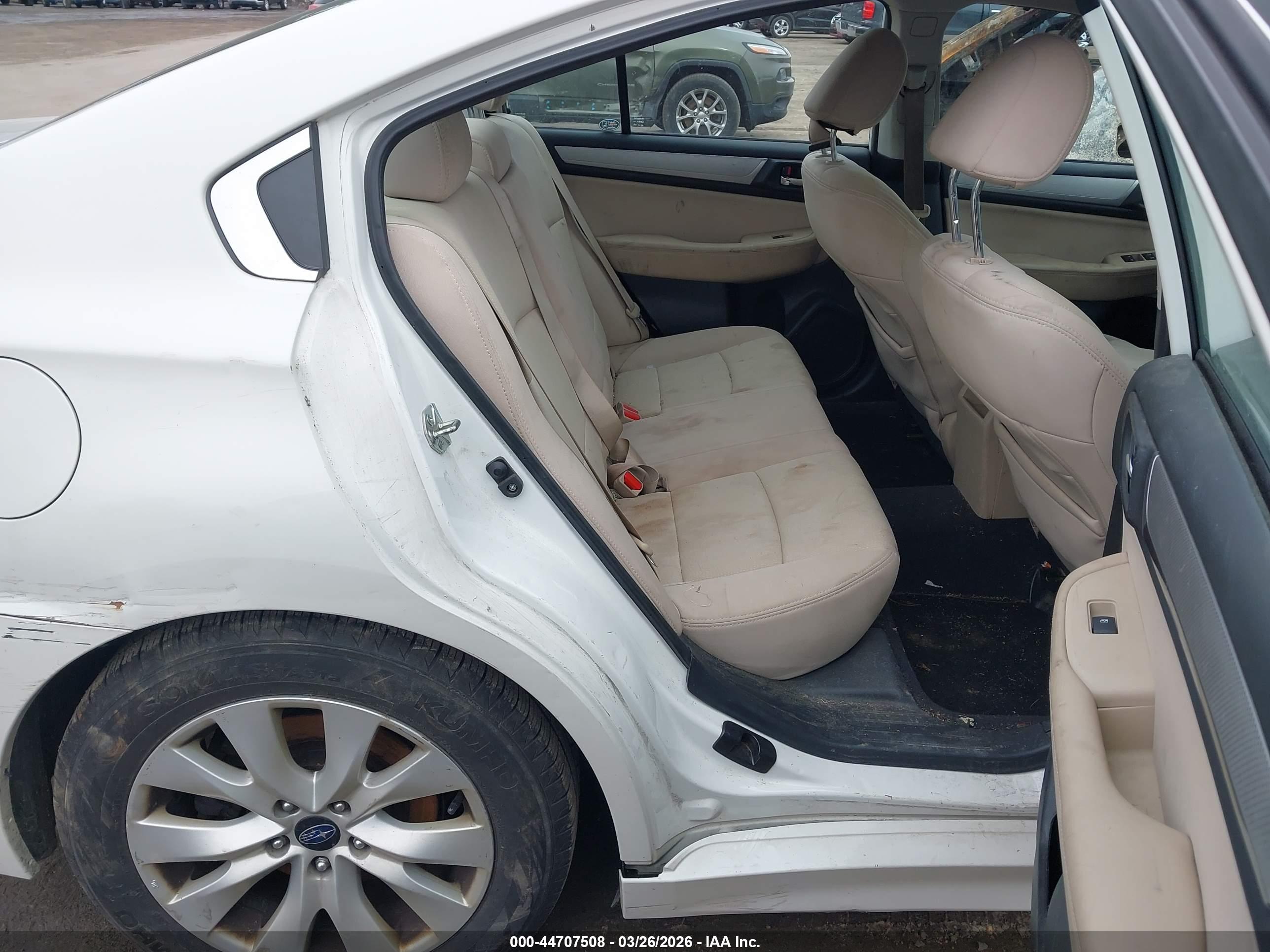 SUBARU LEGACY image 8
