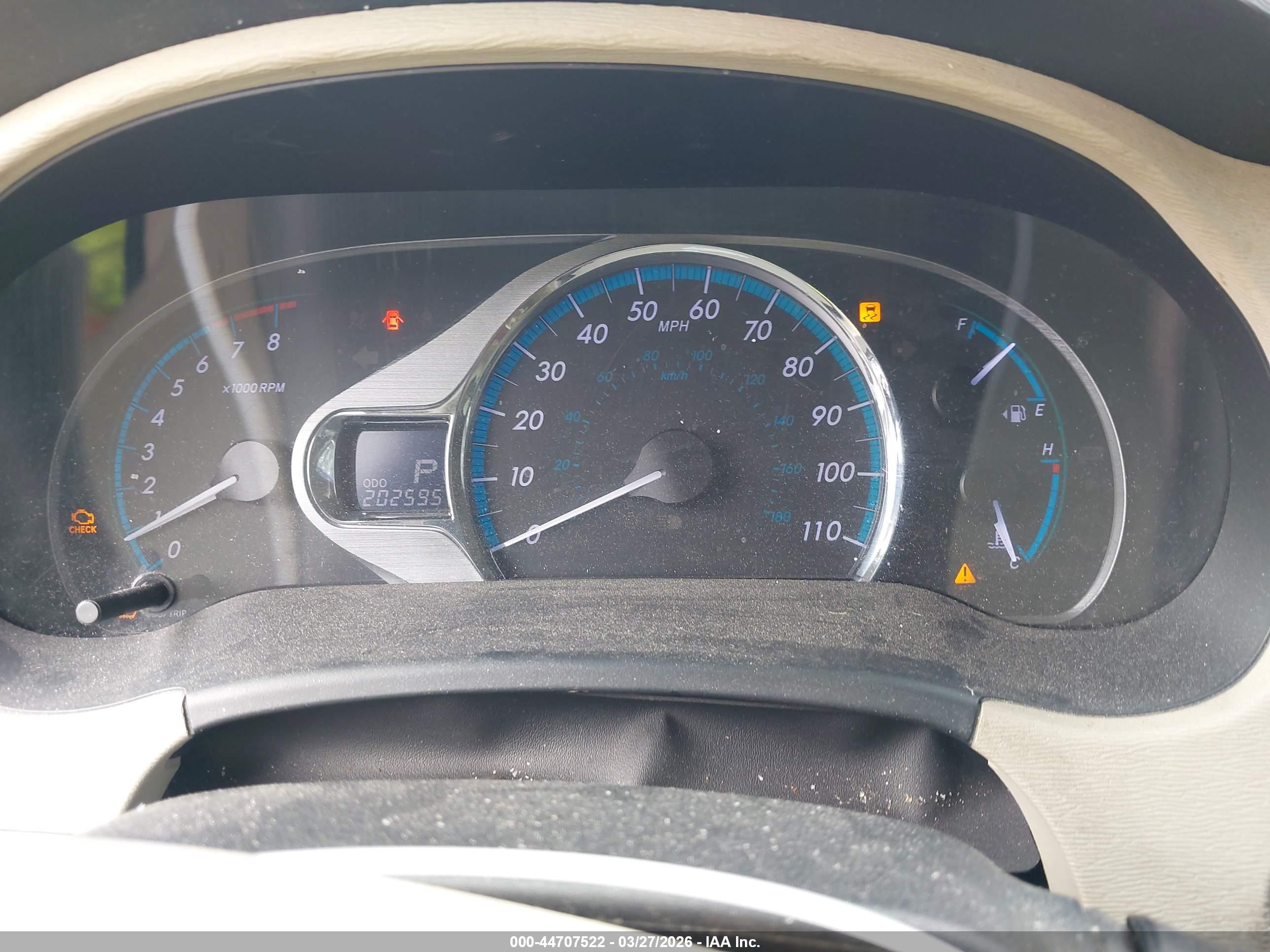 TOYOTA SIENNA image 7