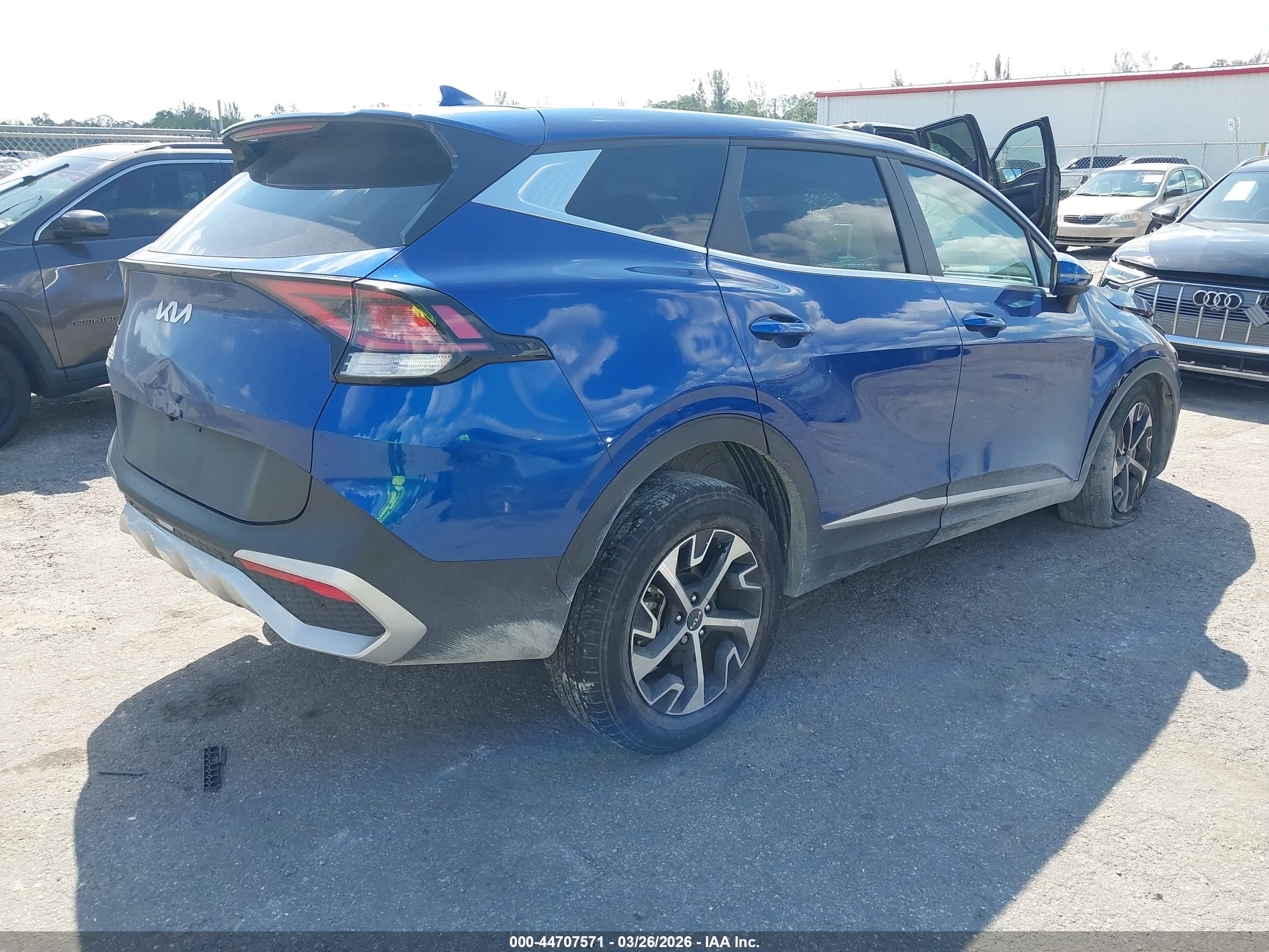 KIA SPORTAGE image 4