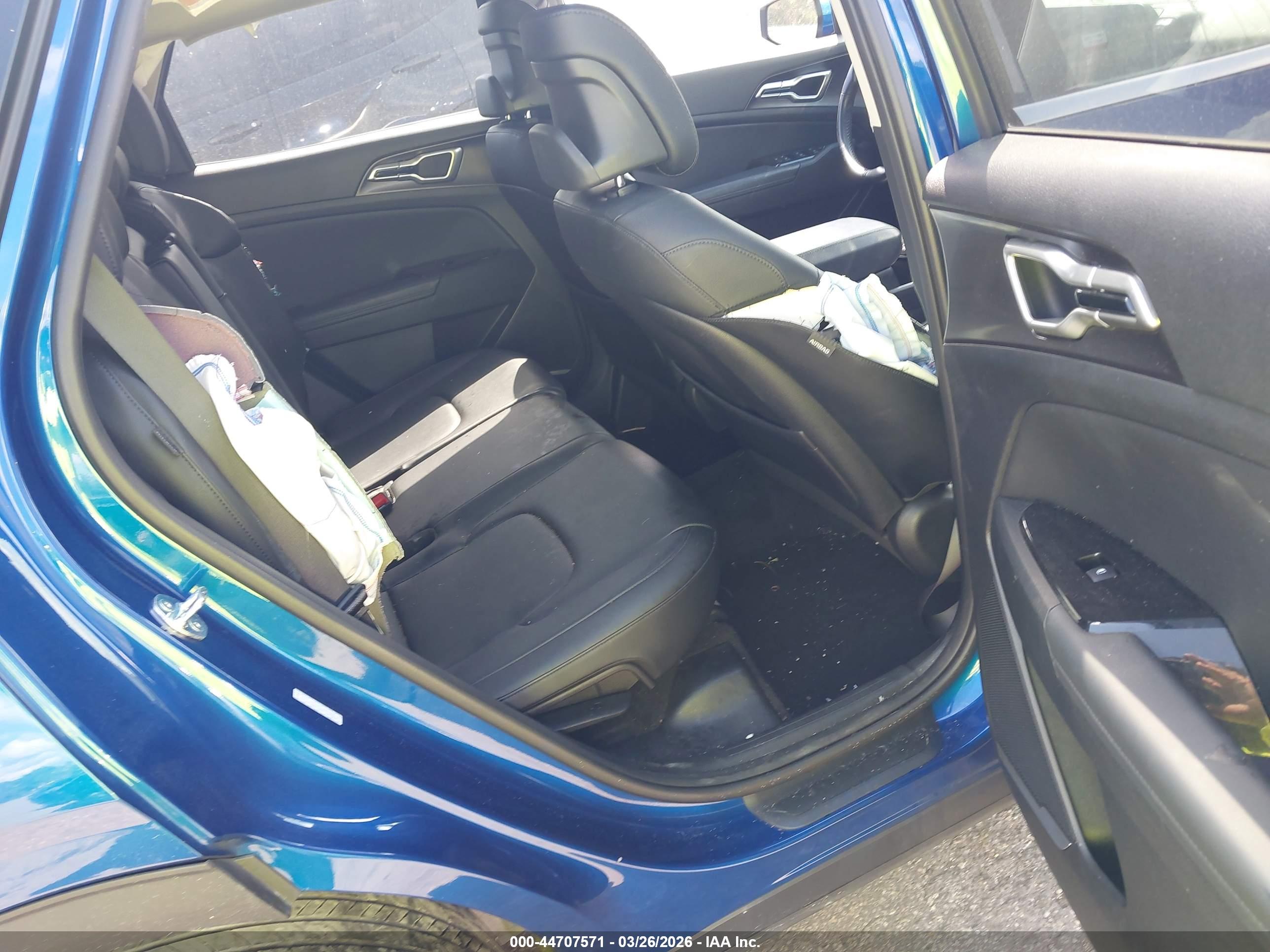 KIA SPORTAGE image 8