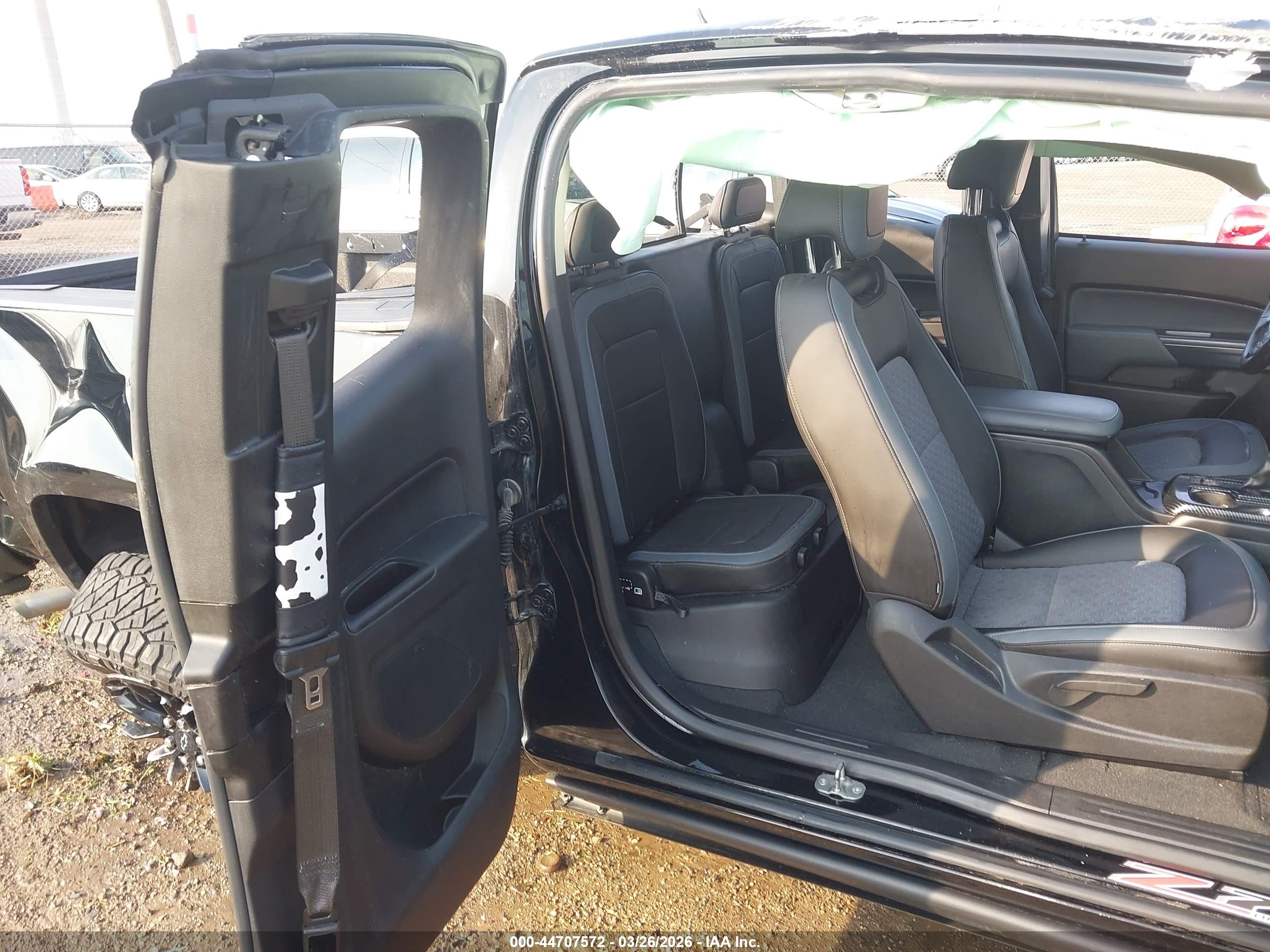 CHEVROLET COLORADO image 8