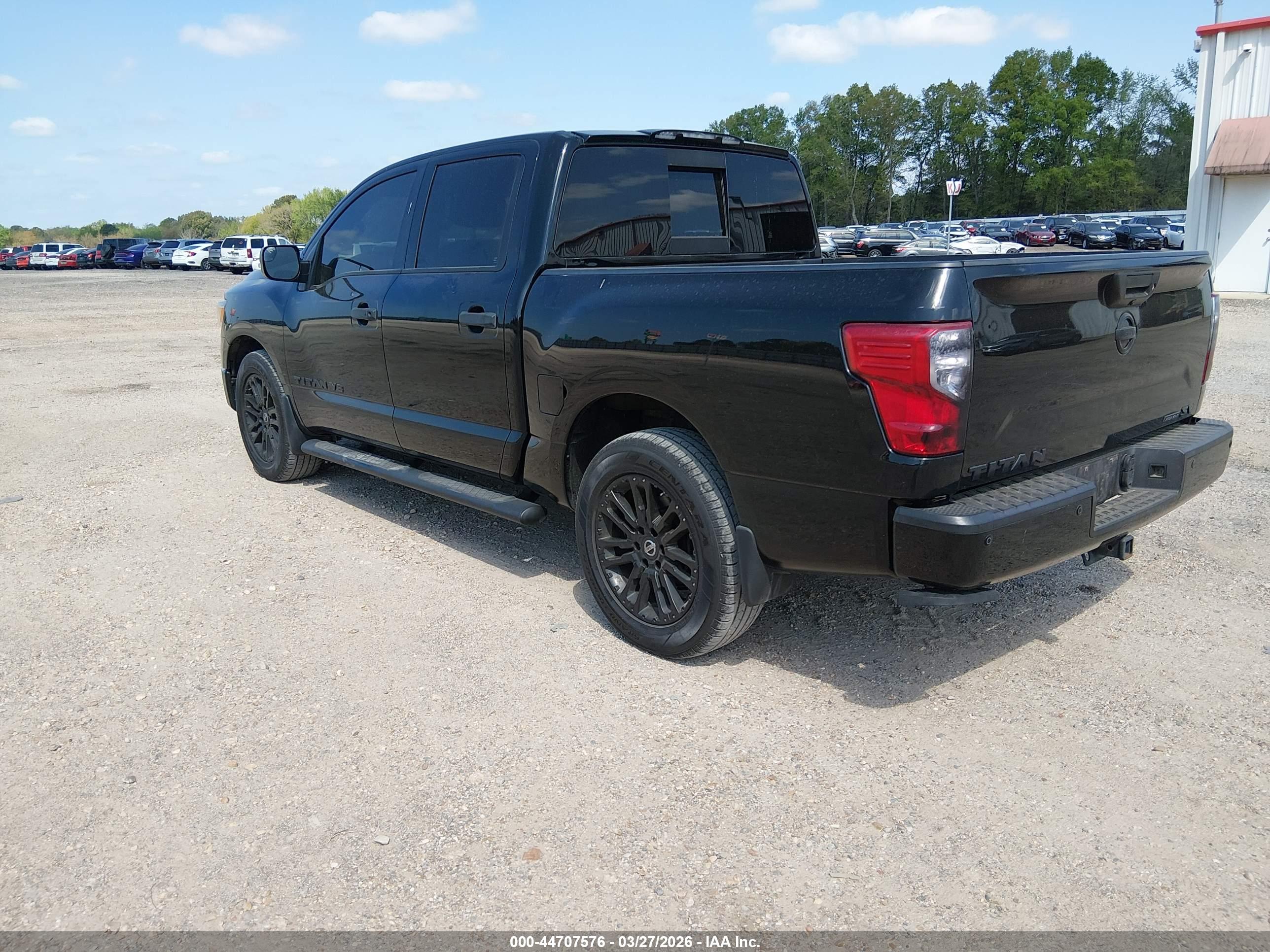 NISSAN TITAN image 3